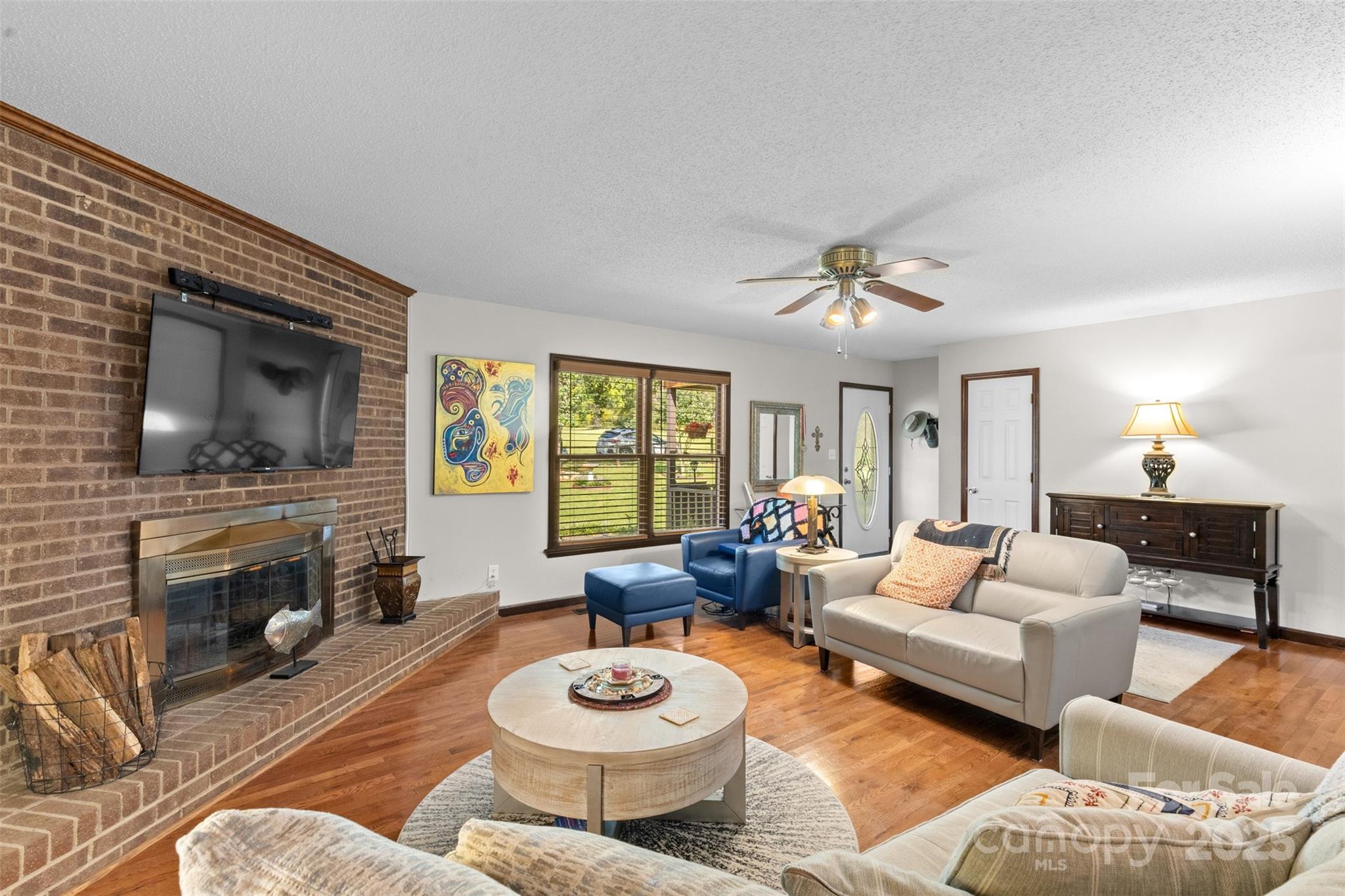 4920 Surfwood Drive