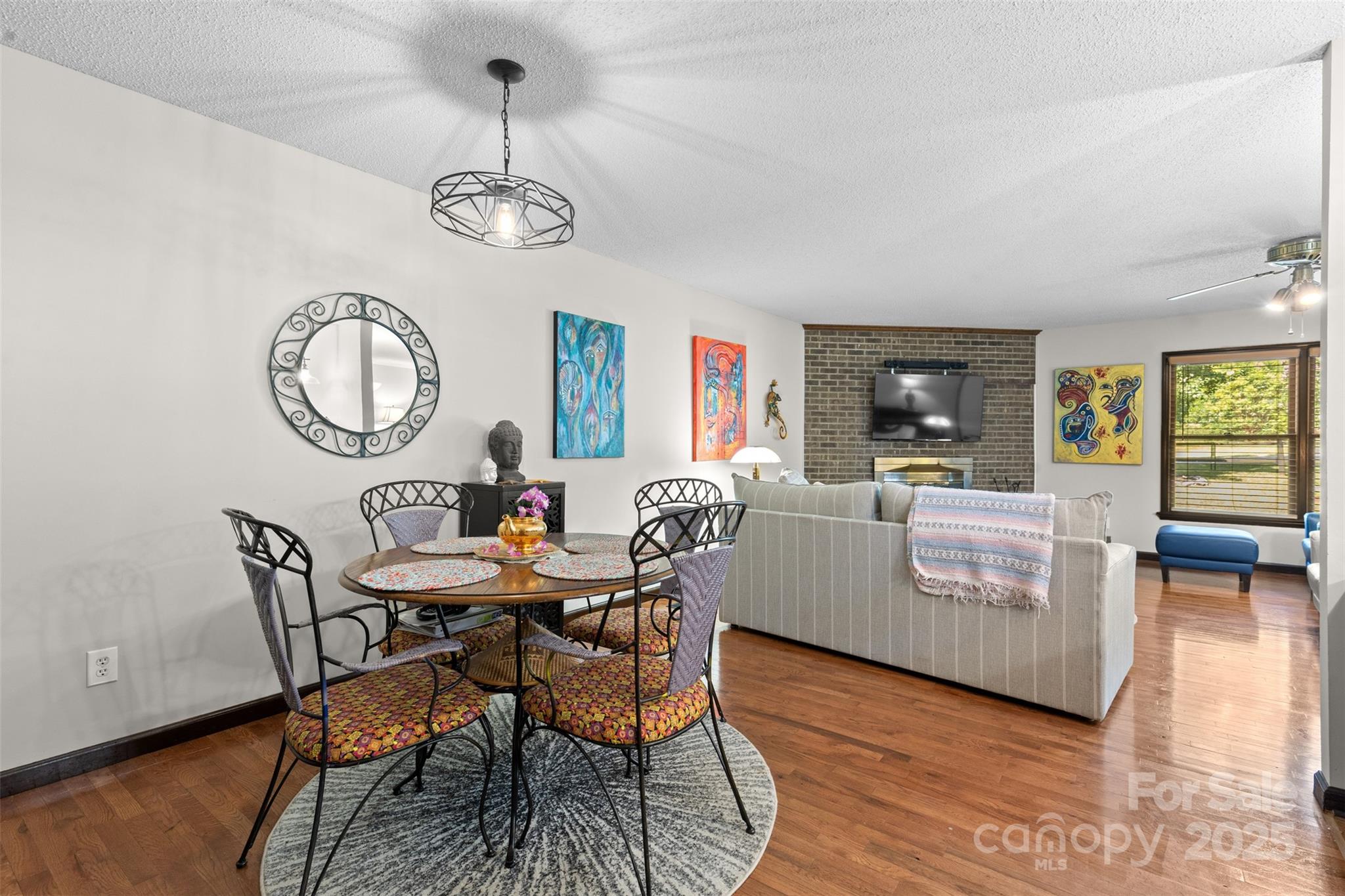 4920 Surfwood Drive