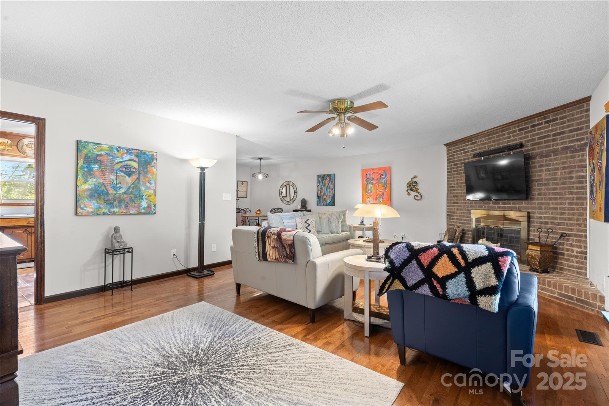 4920 Surfwood Drive