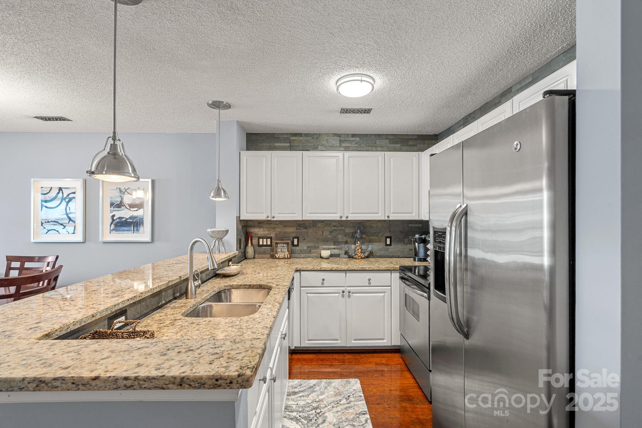 18673 Vineyard Point Lane