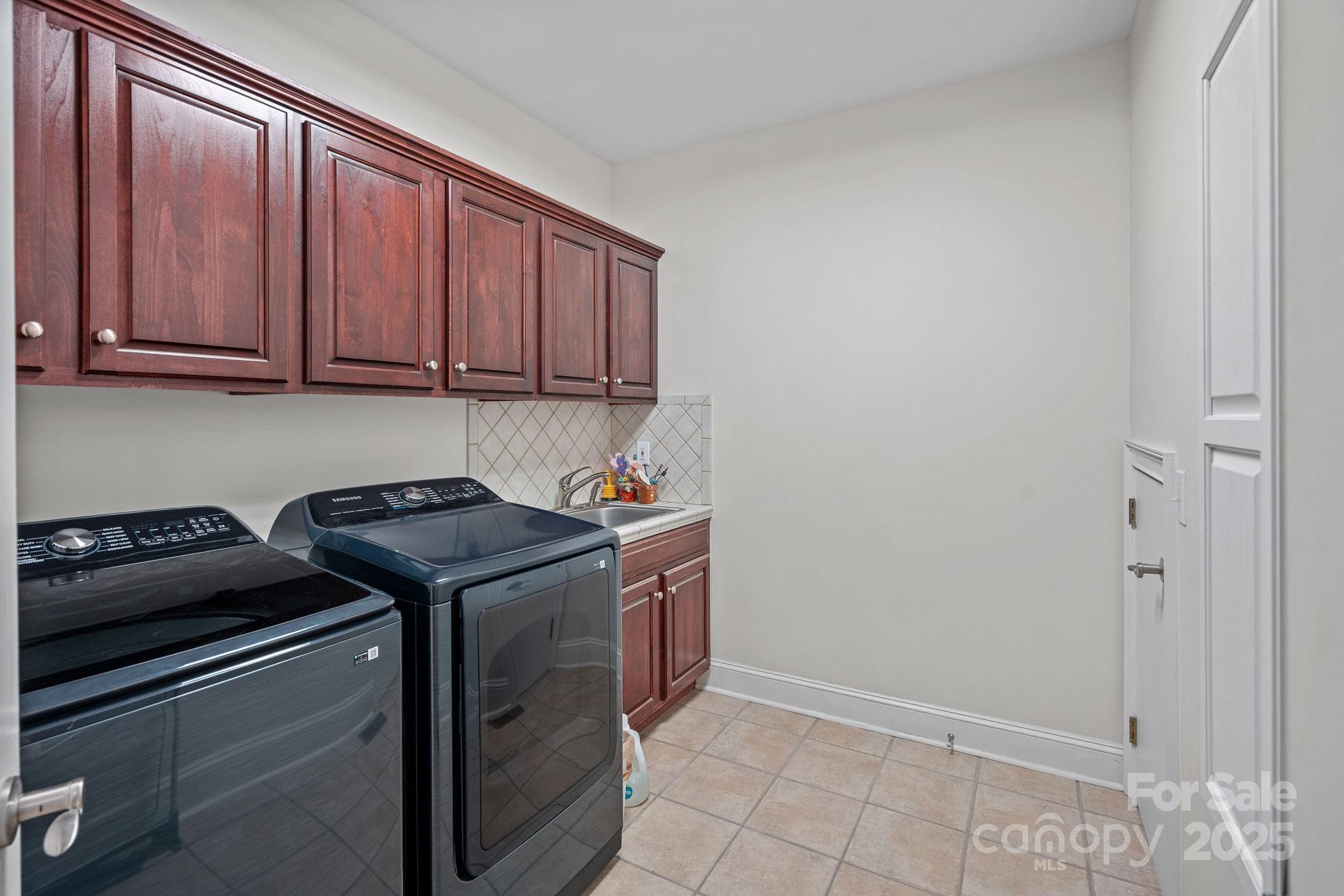 107 Kenway Loop