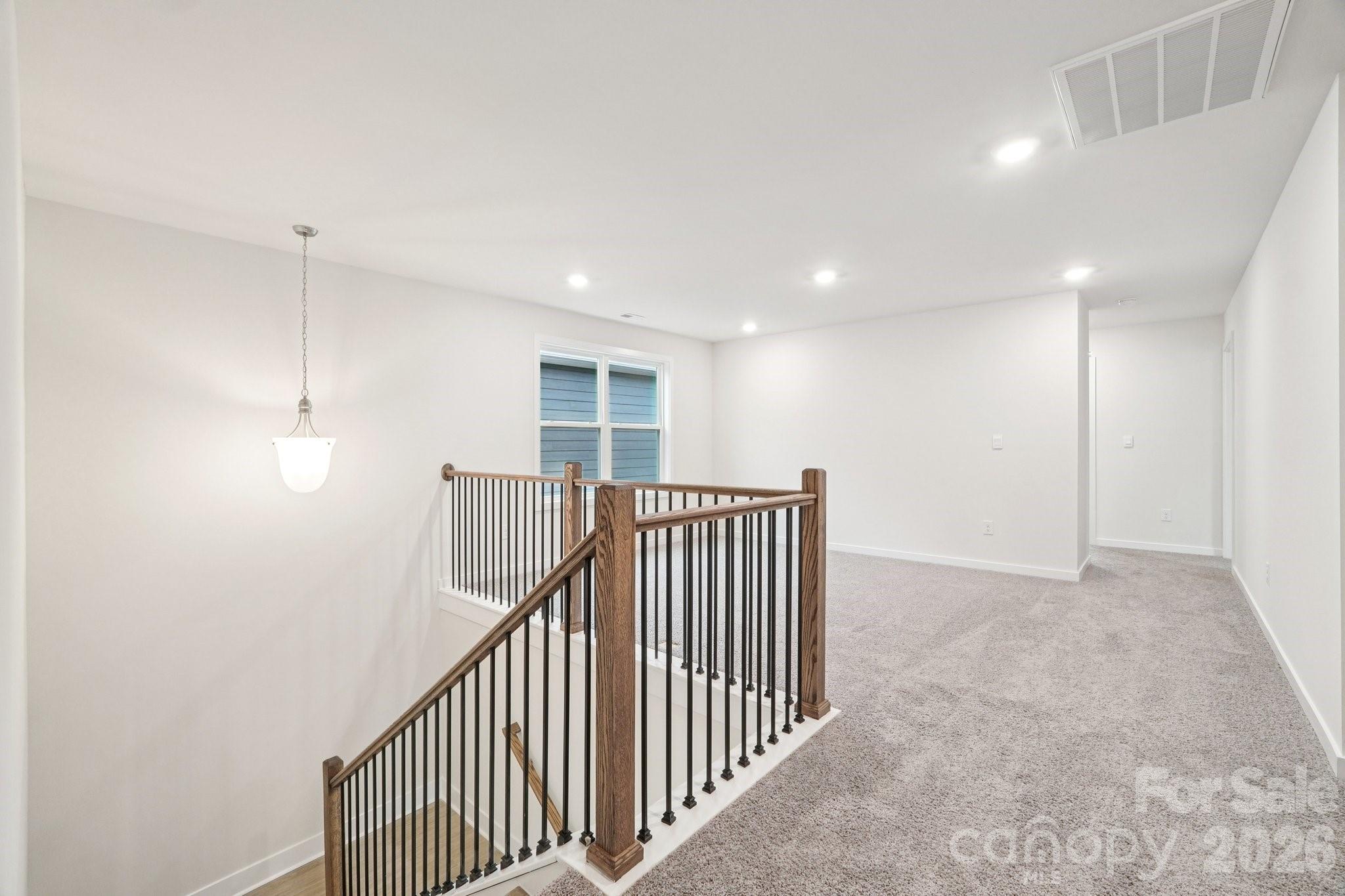 7589 Bainbridge Road