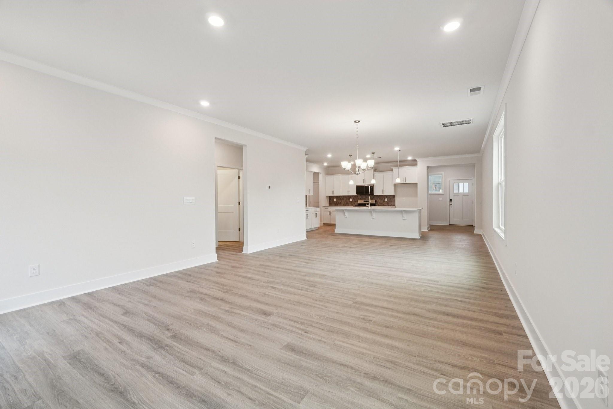 7589 Bainbridge Road