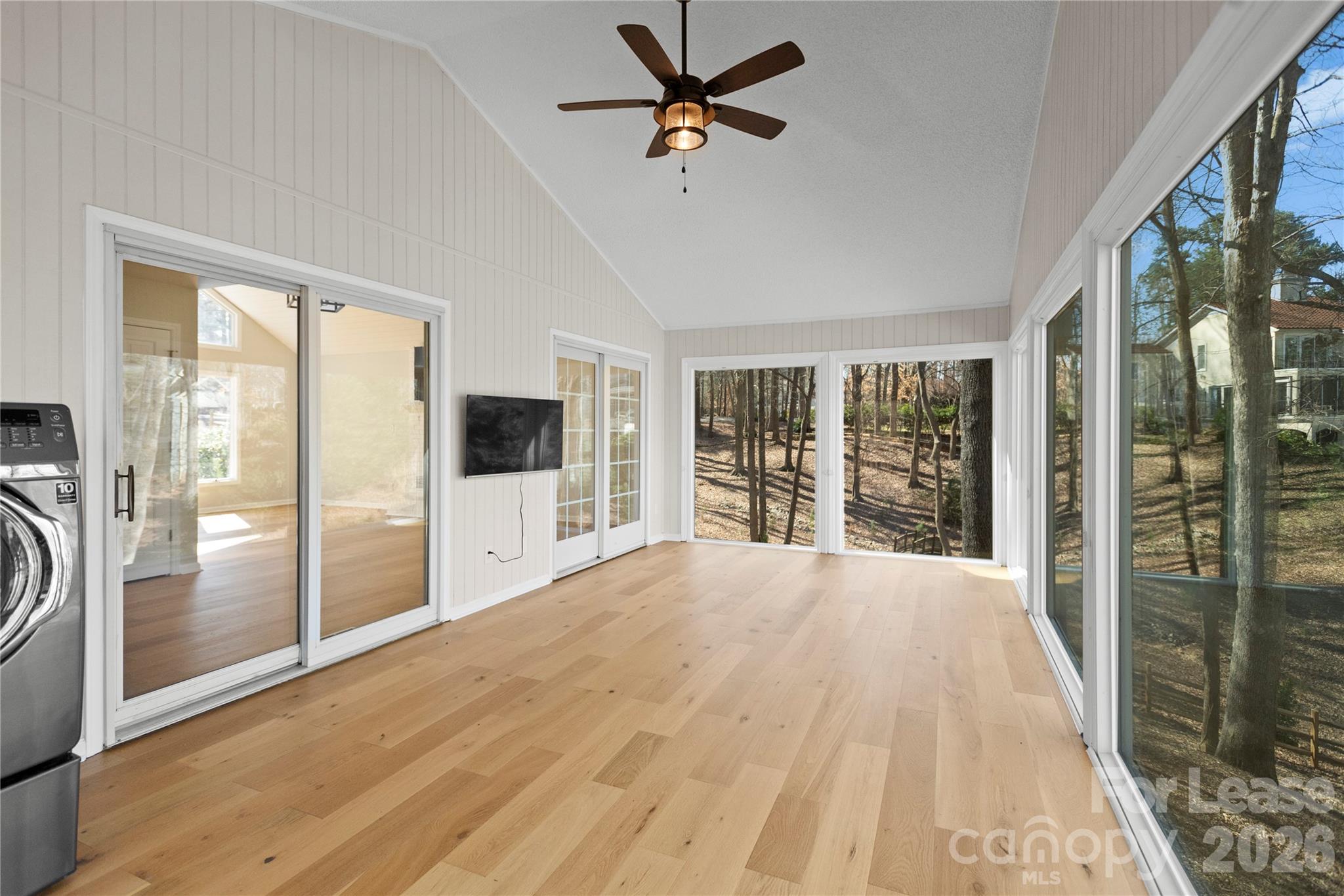 280 Lakeview Shores Loop