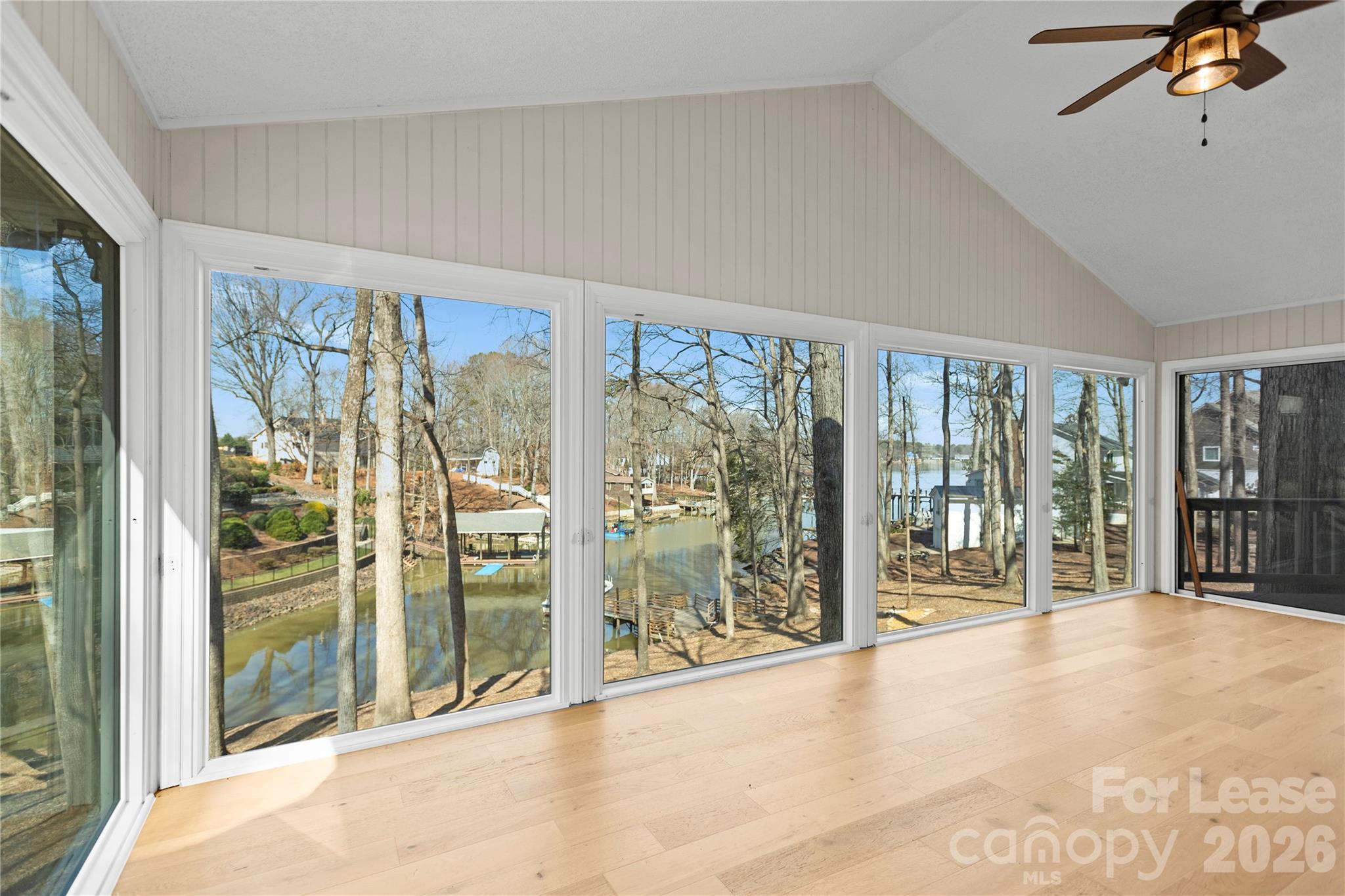 280 Lakeview Shores Loop