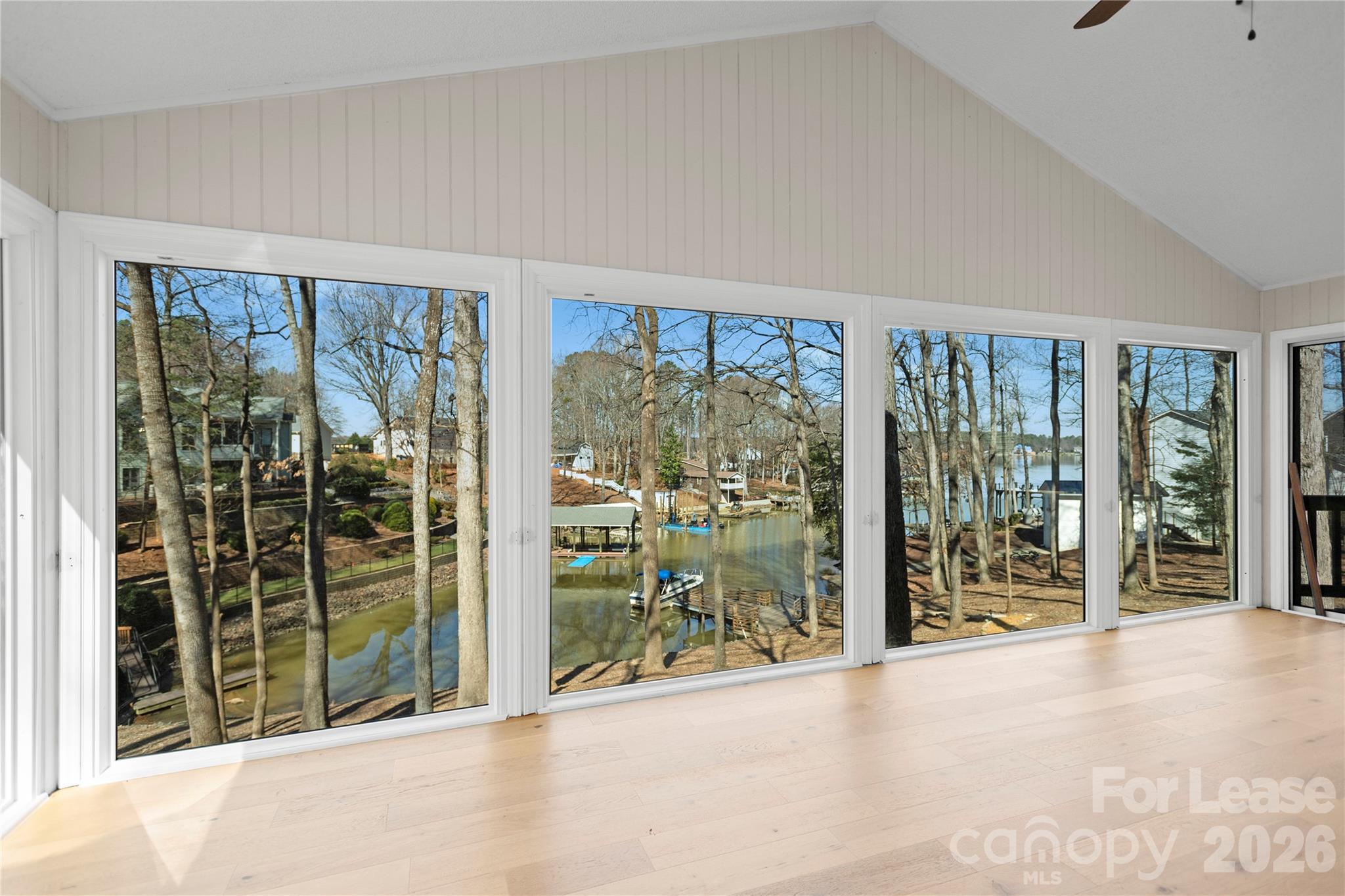 280 Lakeview Shores Loop