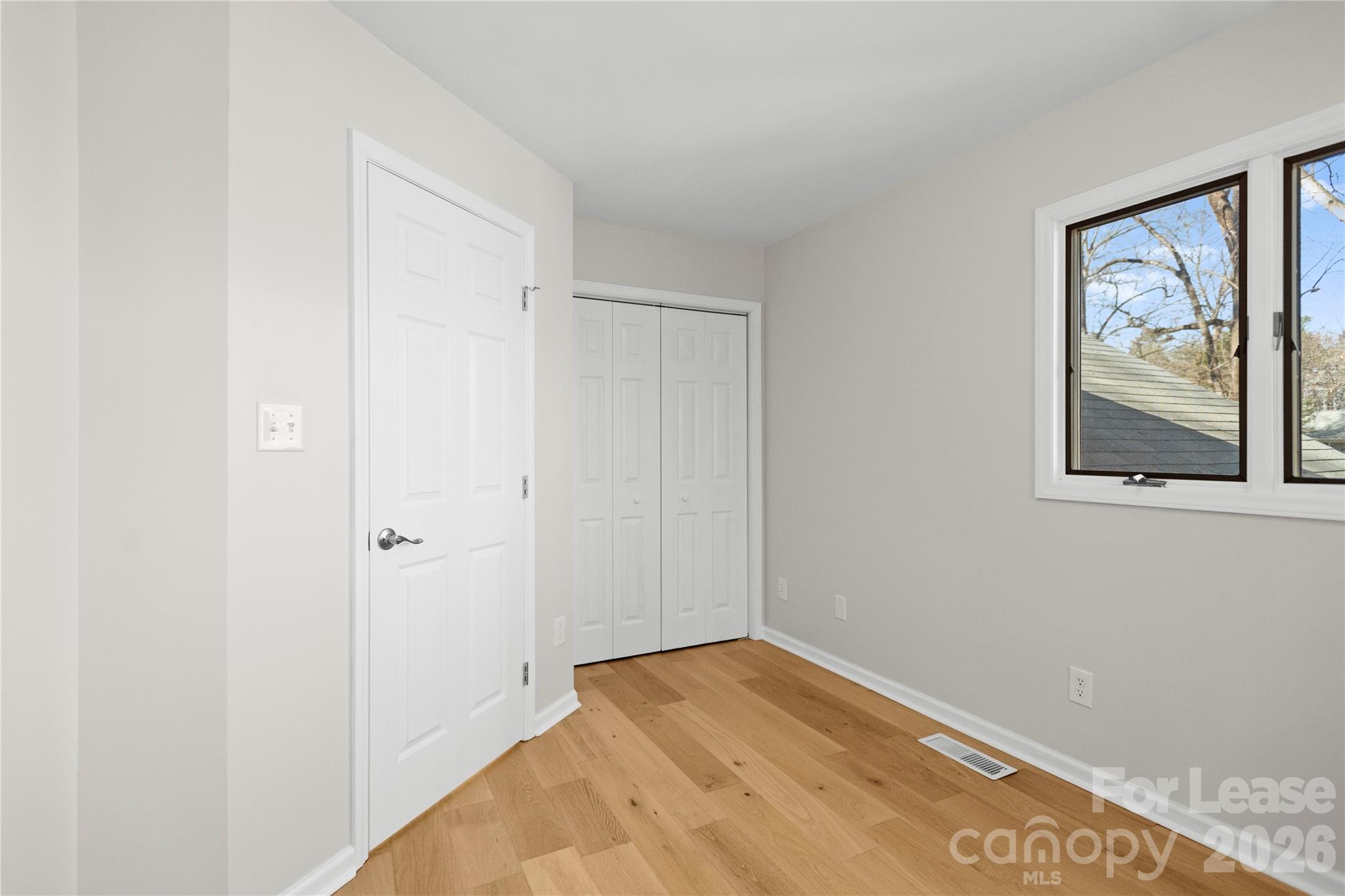 280 Lakeview Shores Loop
