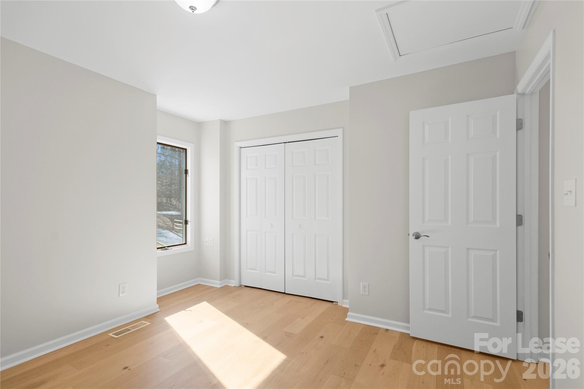 280 Lakeview Shores Loop