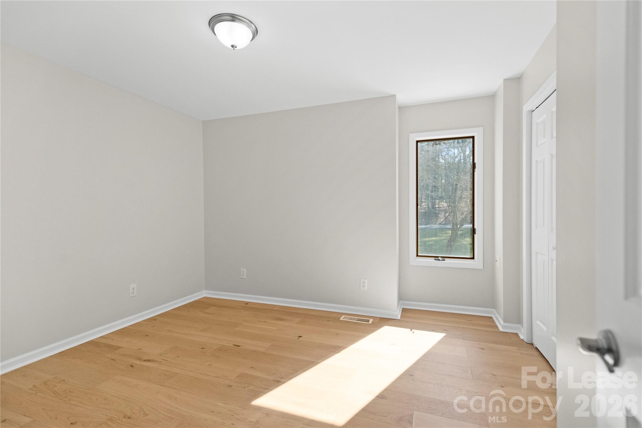 280 Lakeview Shores Loop