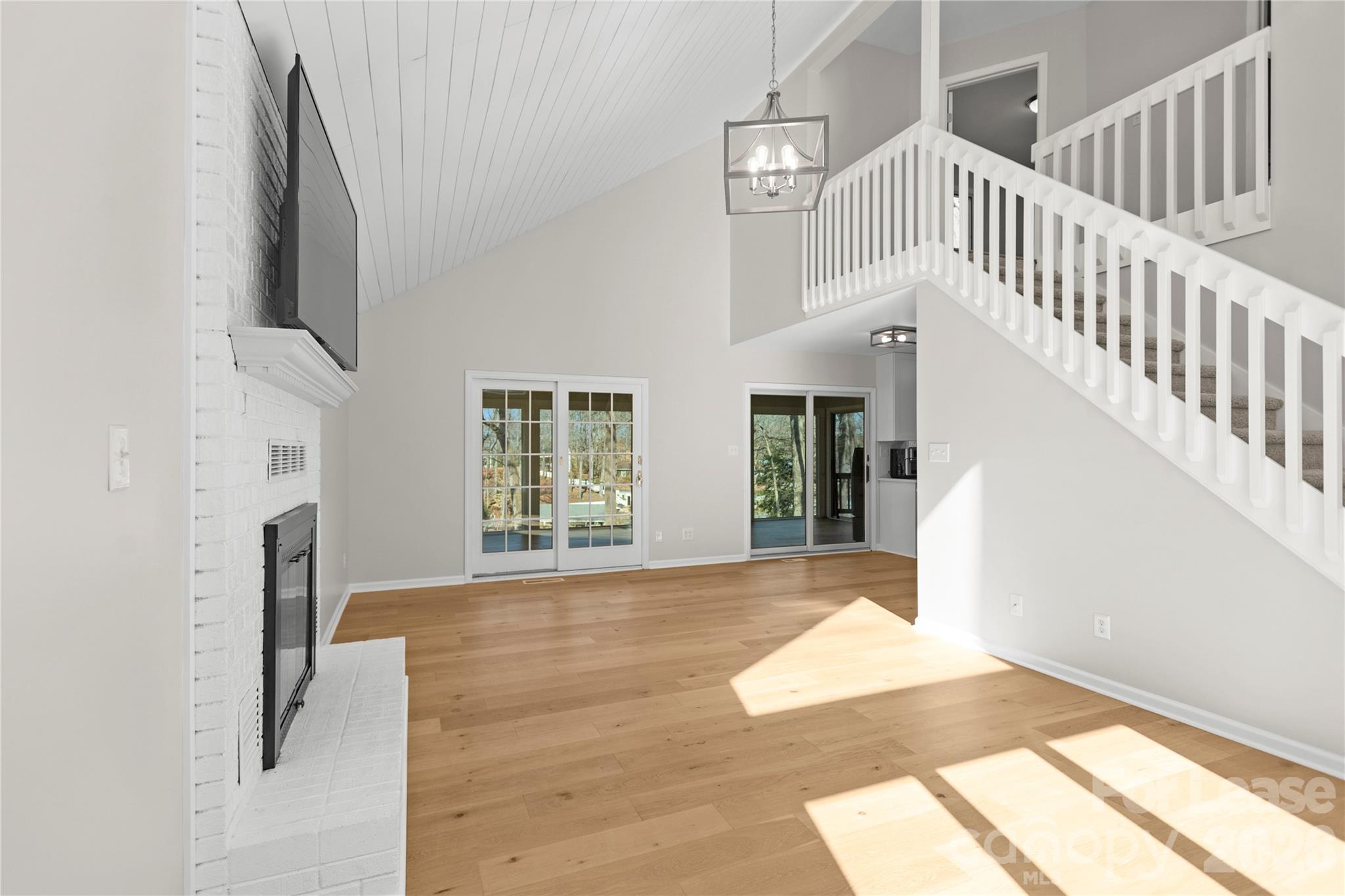280 Lakeview Shores Loop