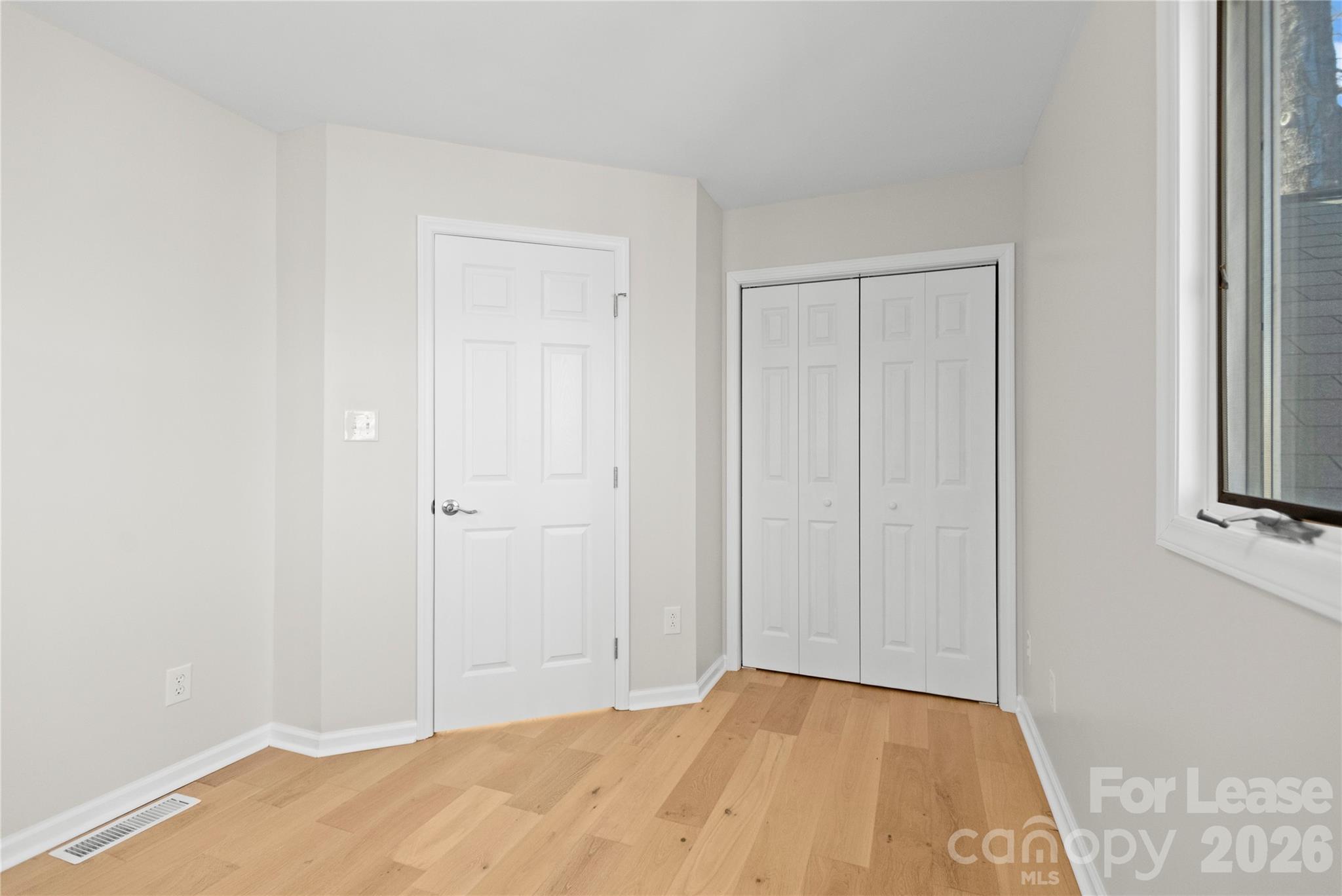 280 Lakeview Shores Loop