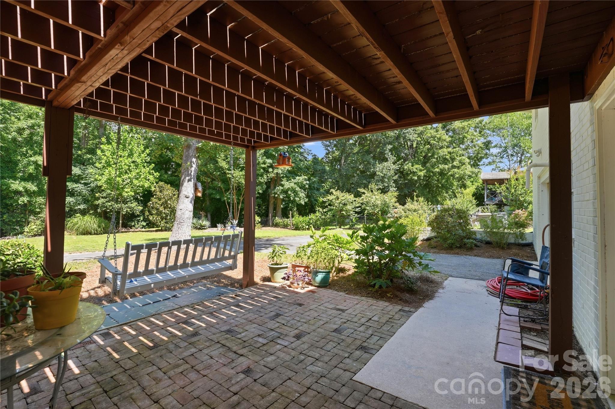 520 Eastway Avenue Unit: 37