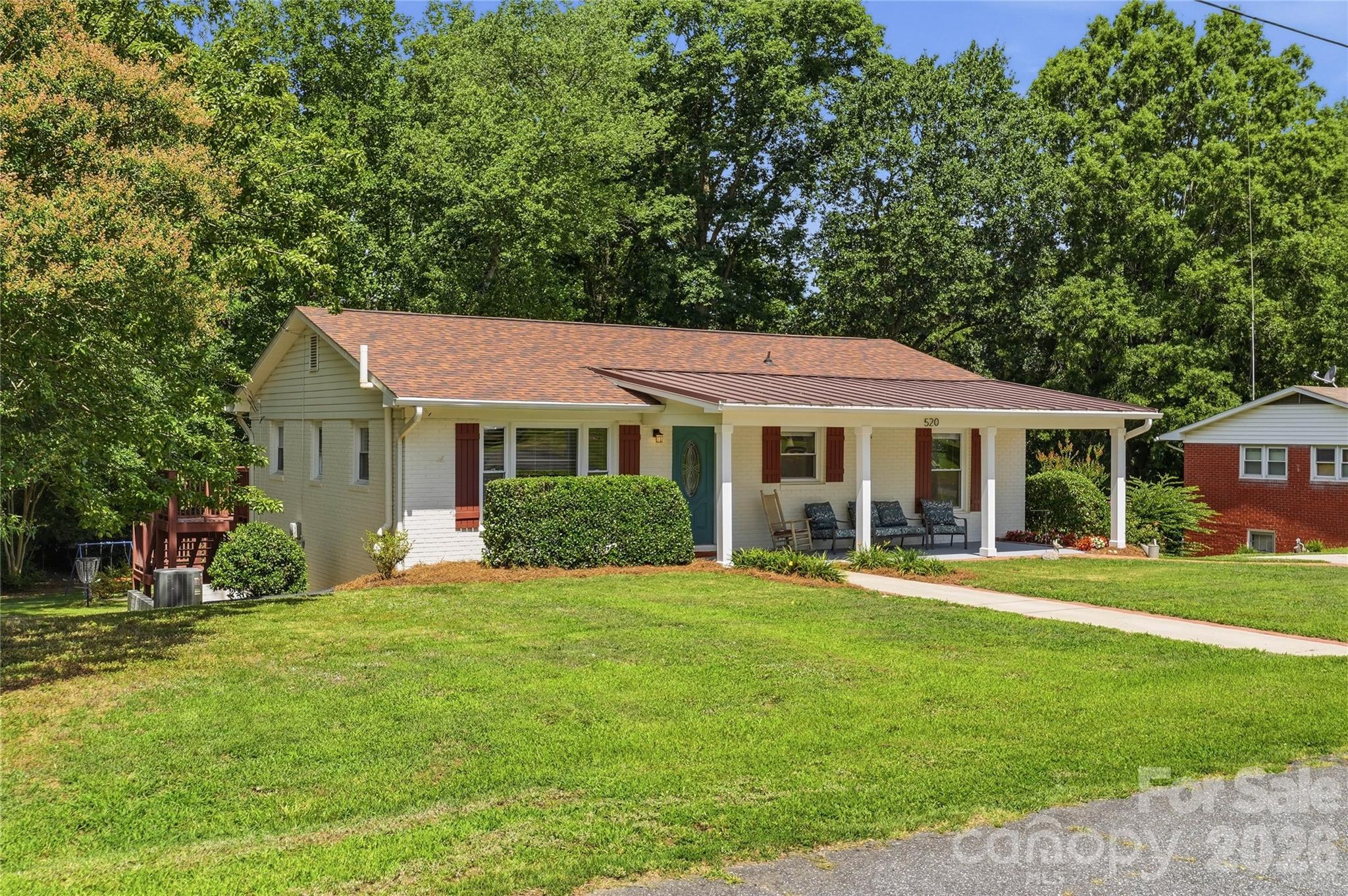 520 Eastway Avenue Unit: 37