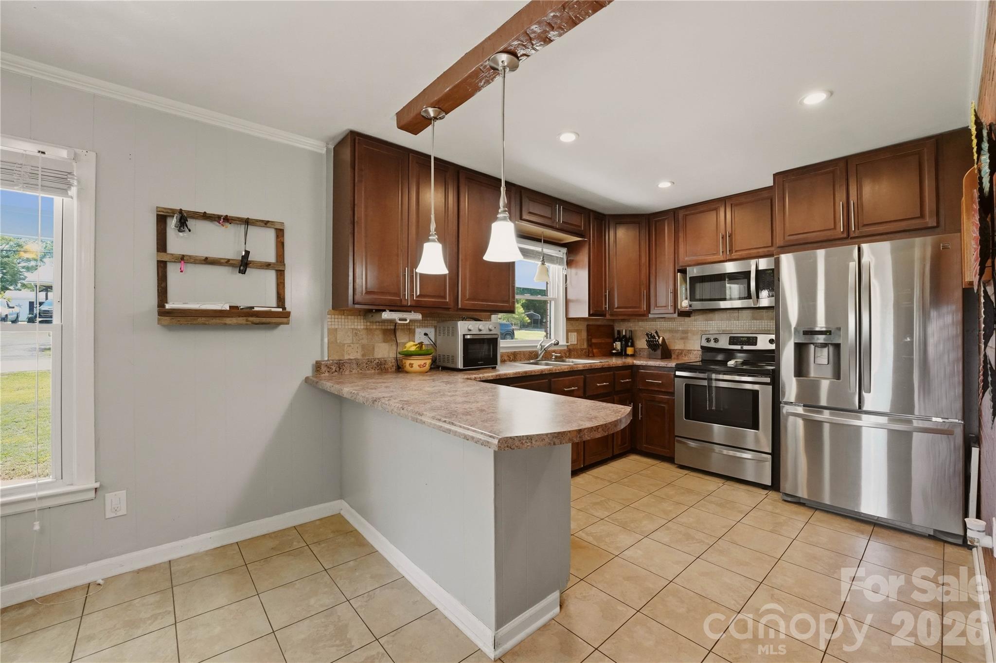 520 Eastway Avenue Unit: 37