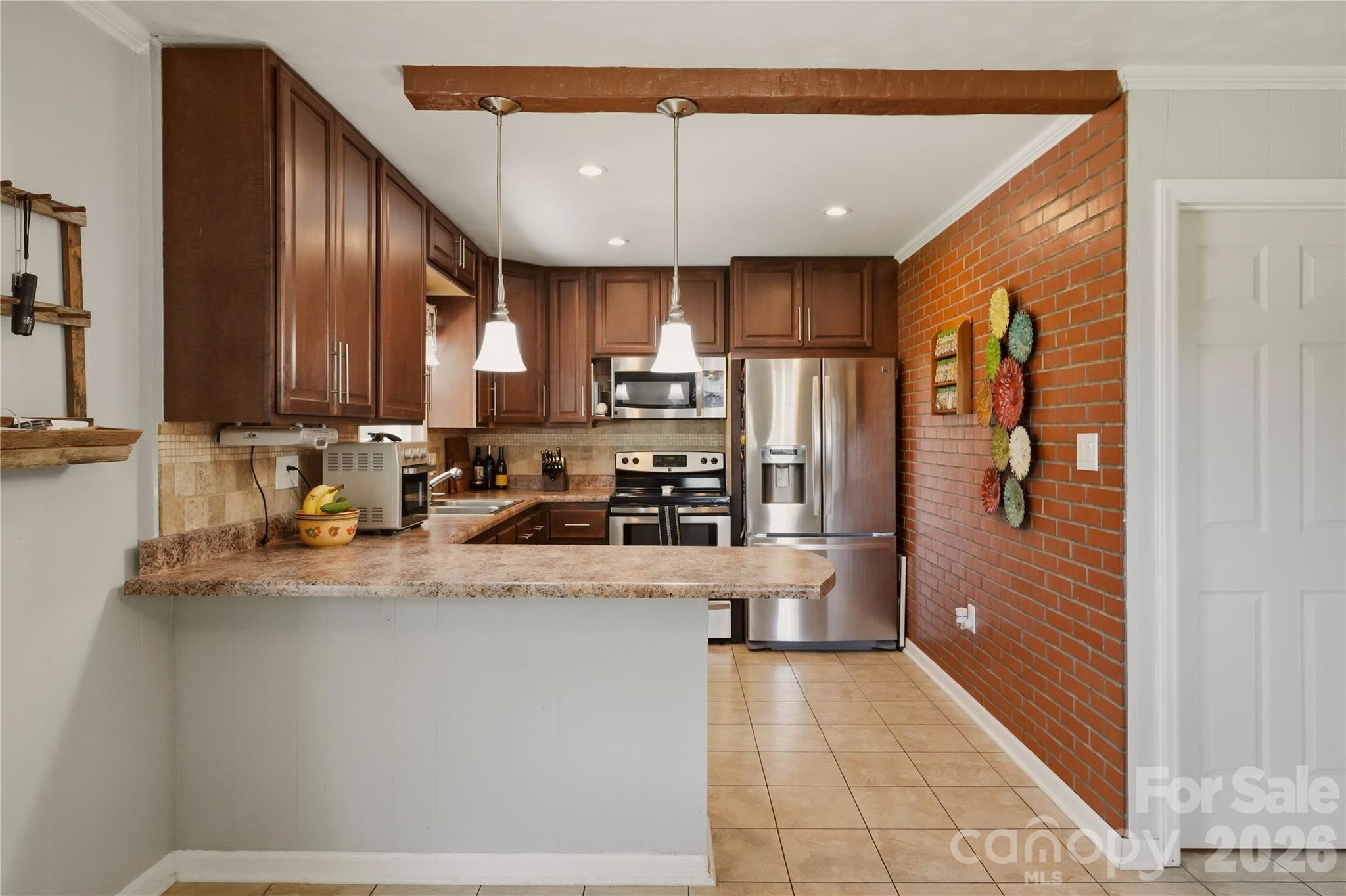 520 Eastway Avenue Unit: 37