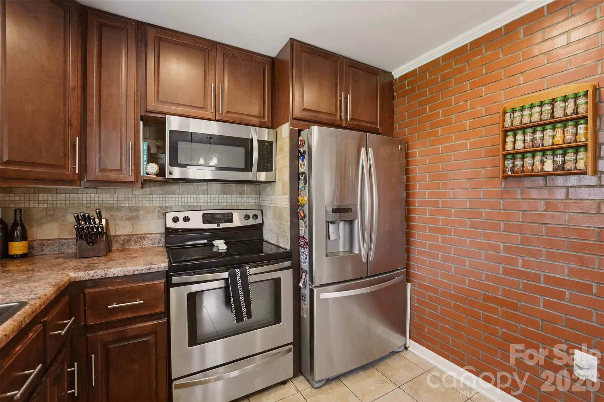 520 Eastway Avenue Unit: 37