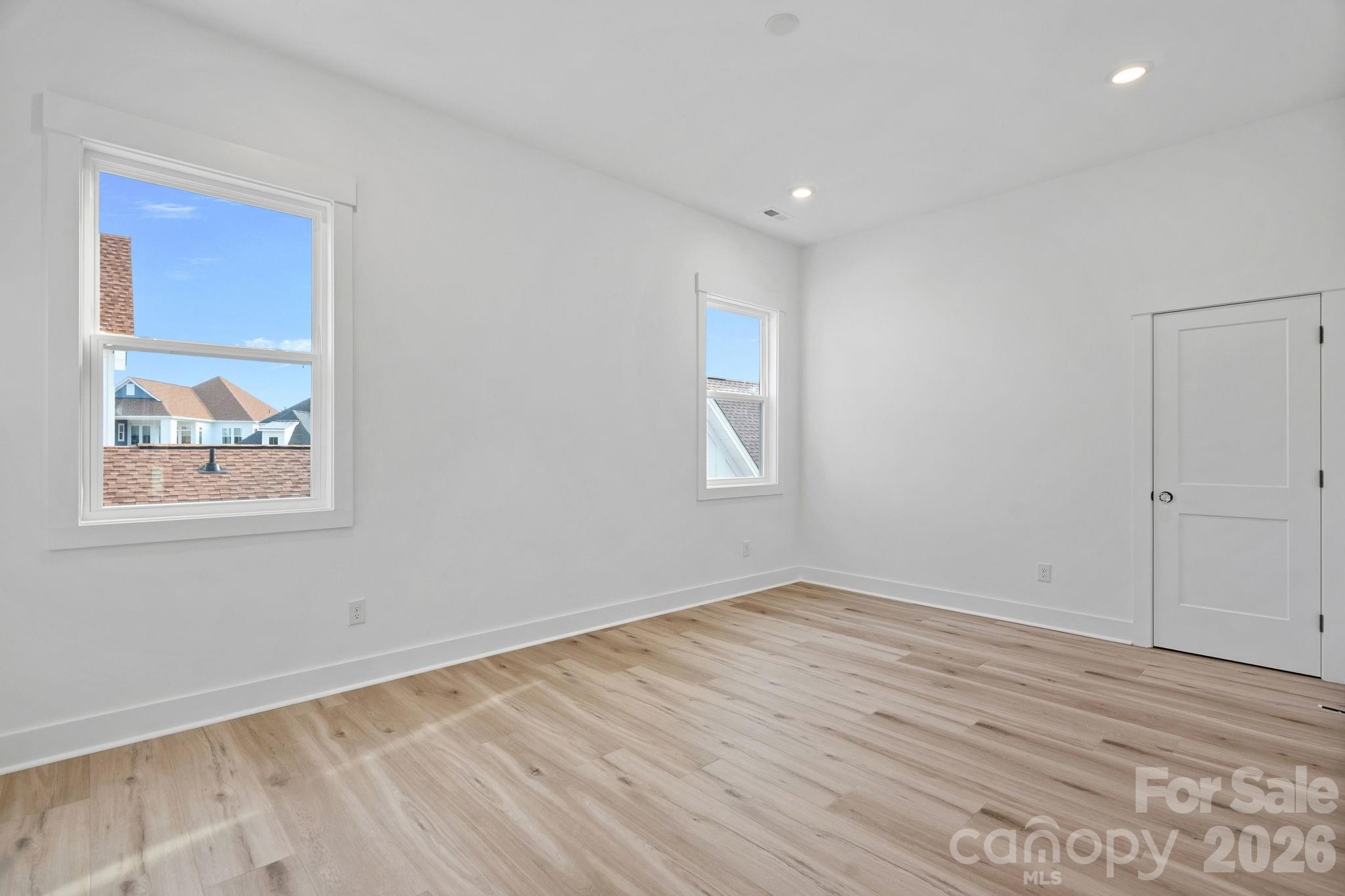 4477 Splash Trail