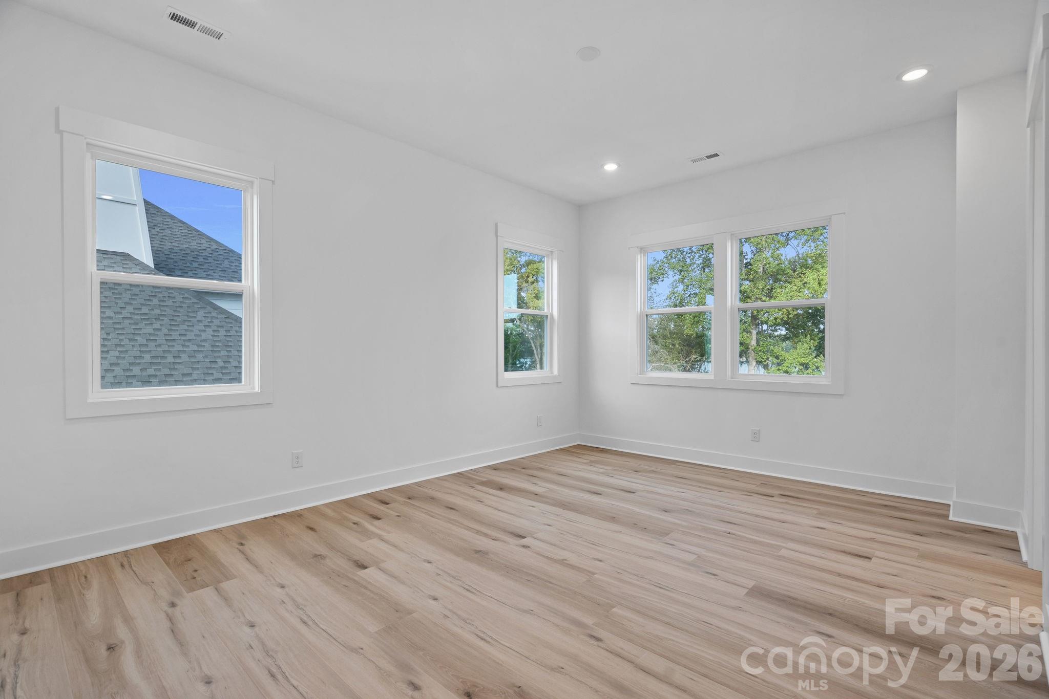 4477 Splash Trail