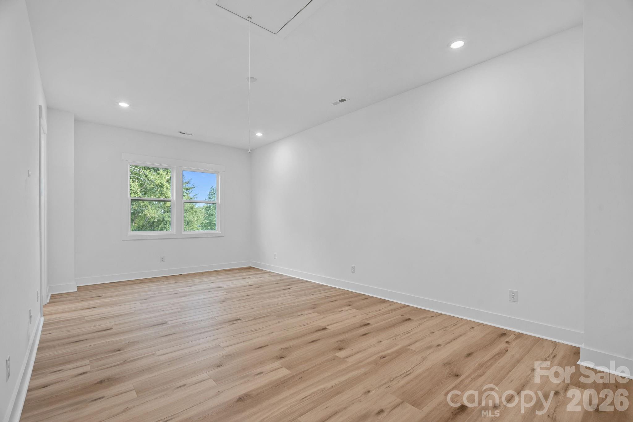 4477 Splash Trail