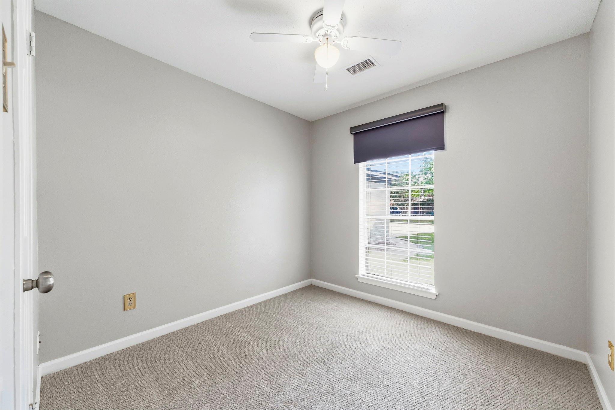 42 Lyrebird Drive
