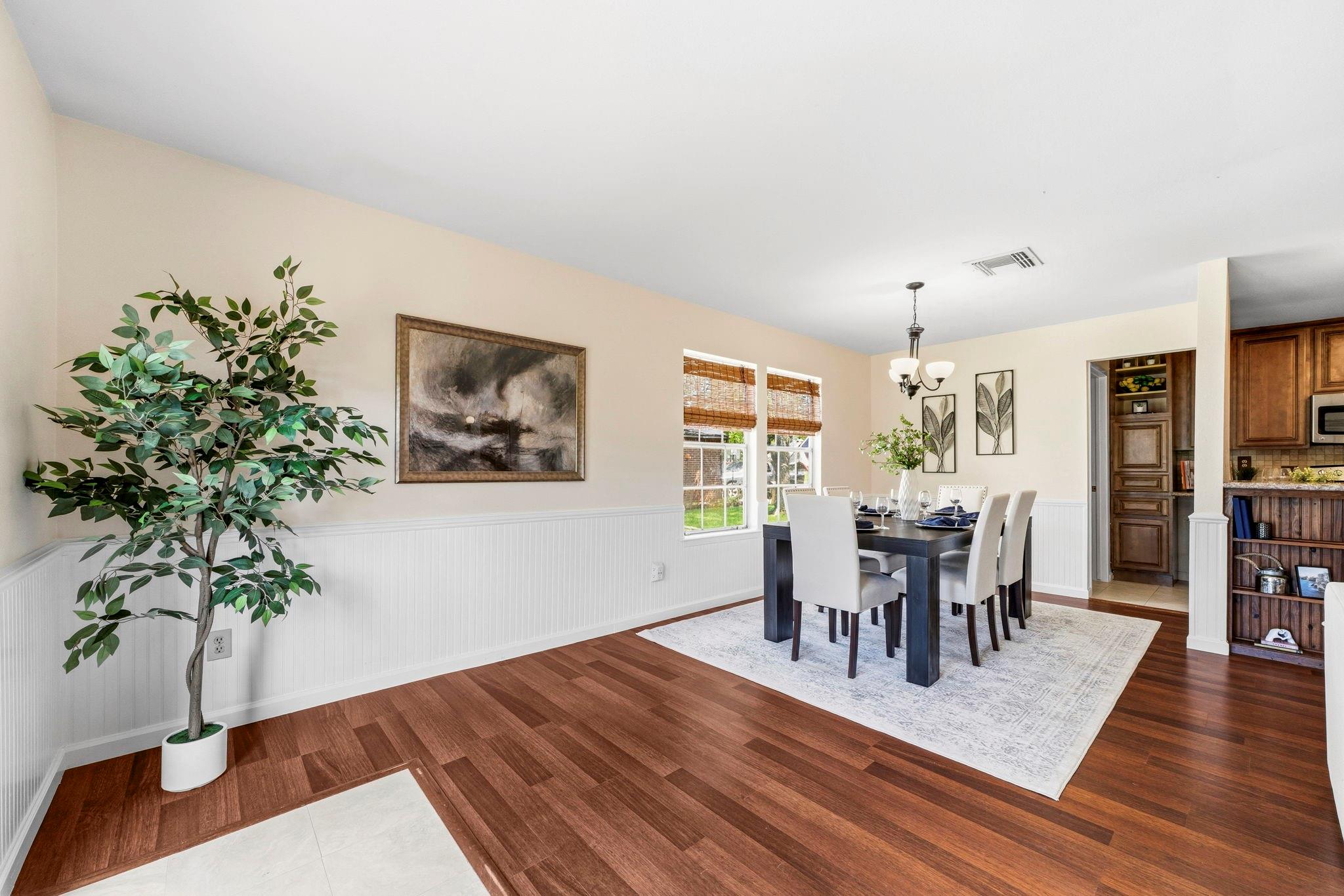 42 Lyrebird Drive