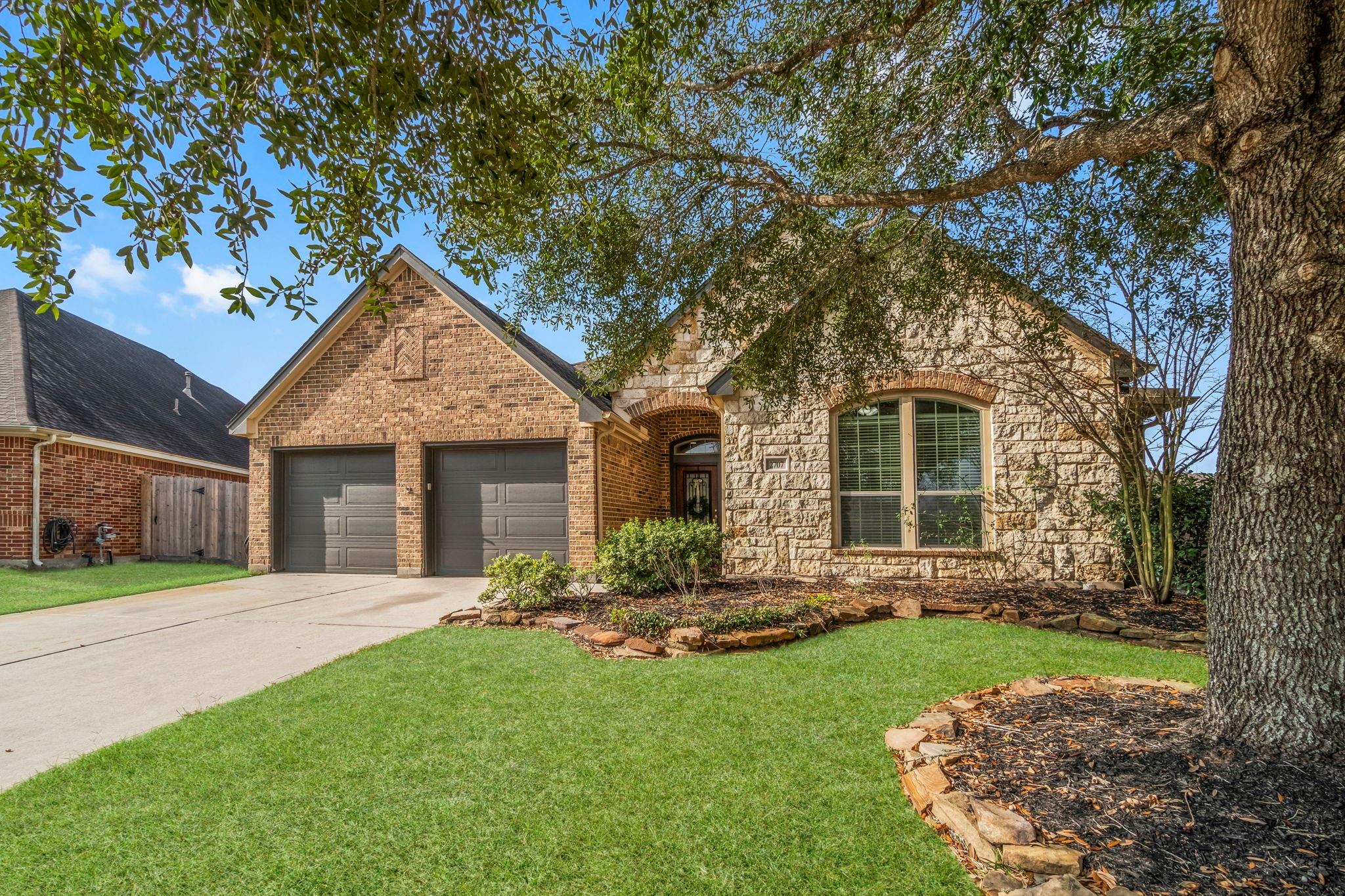 2707 Oak Pass Court