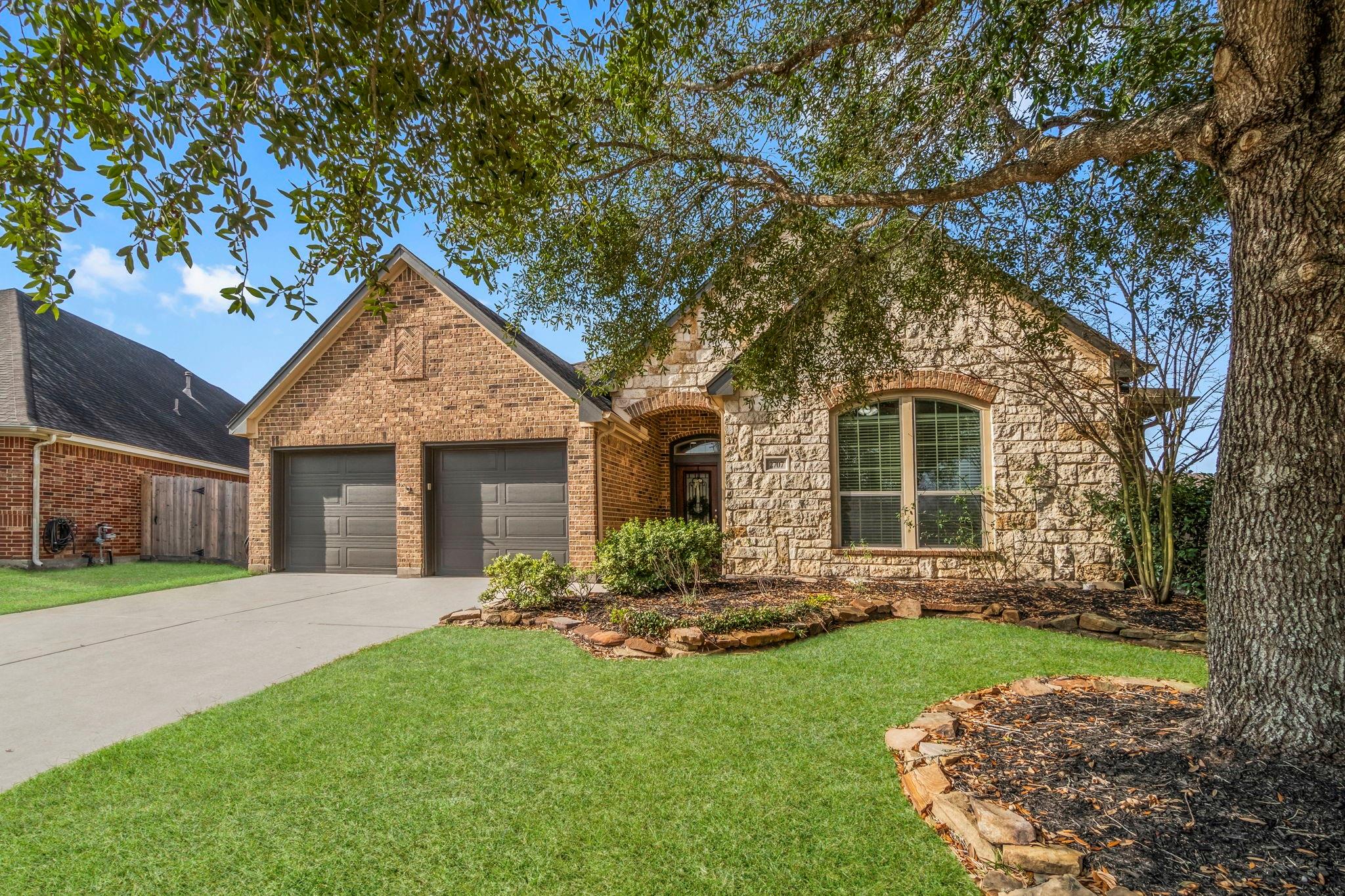 2707 Oak Pass Court