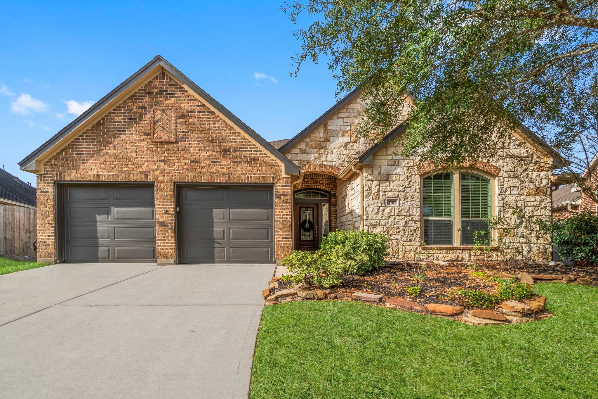 2707 Oak Pass Court