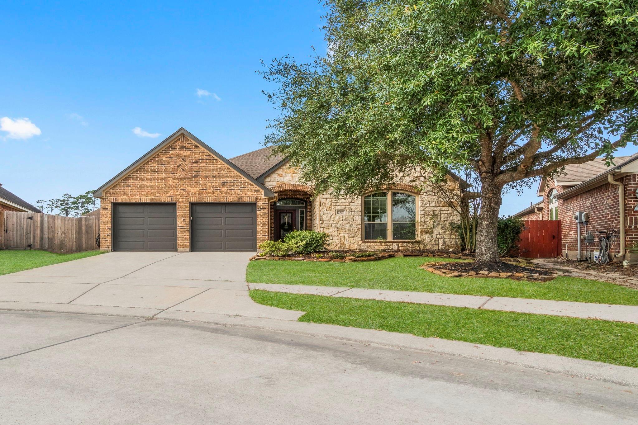 2707 Oak Pass Court