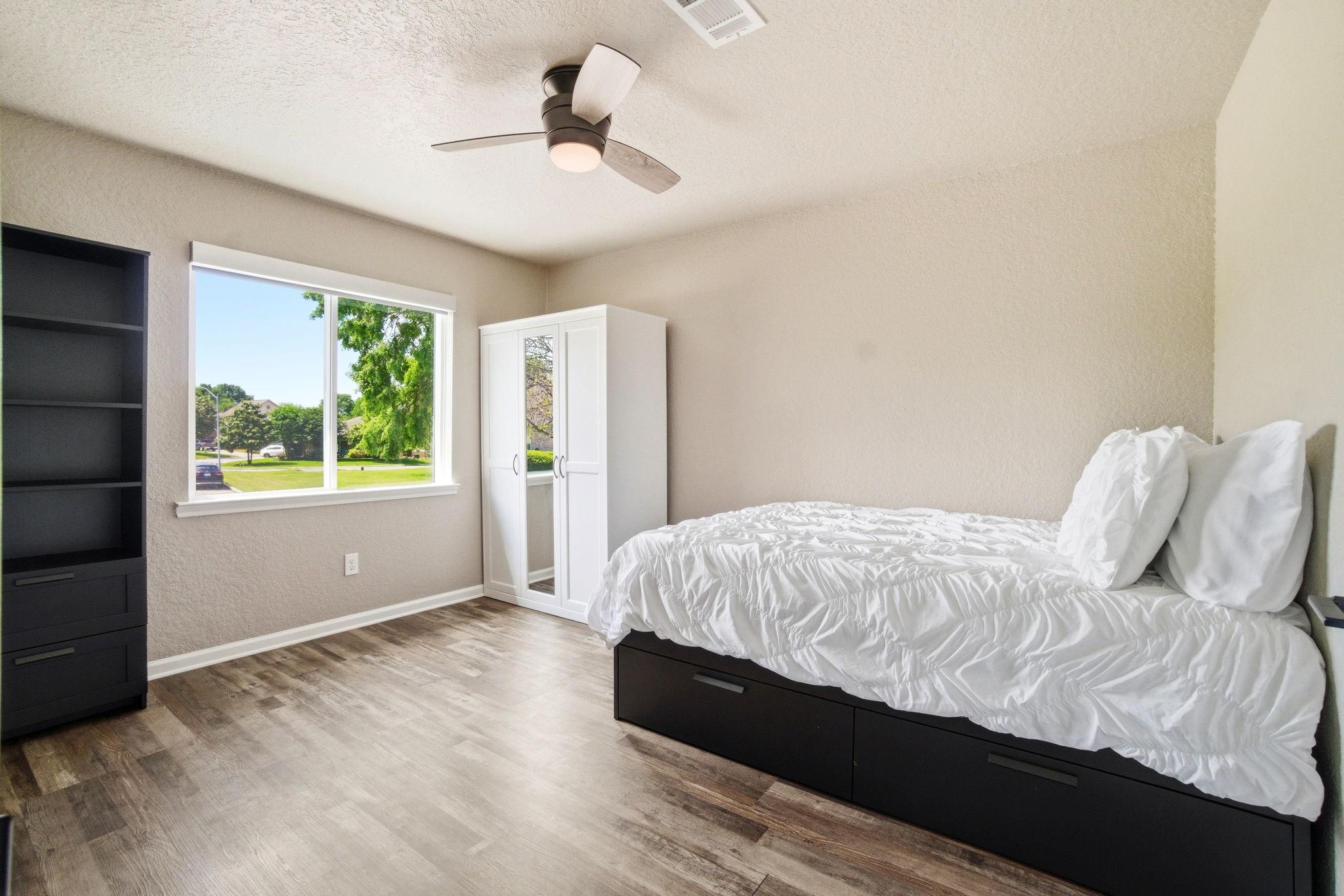 1609 Schooner Point