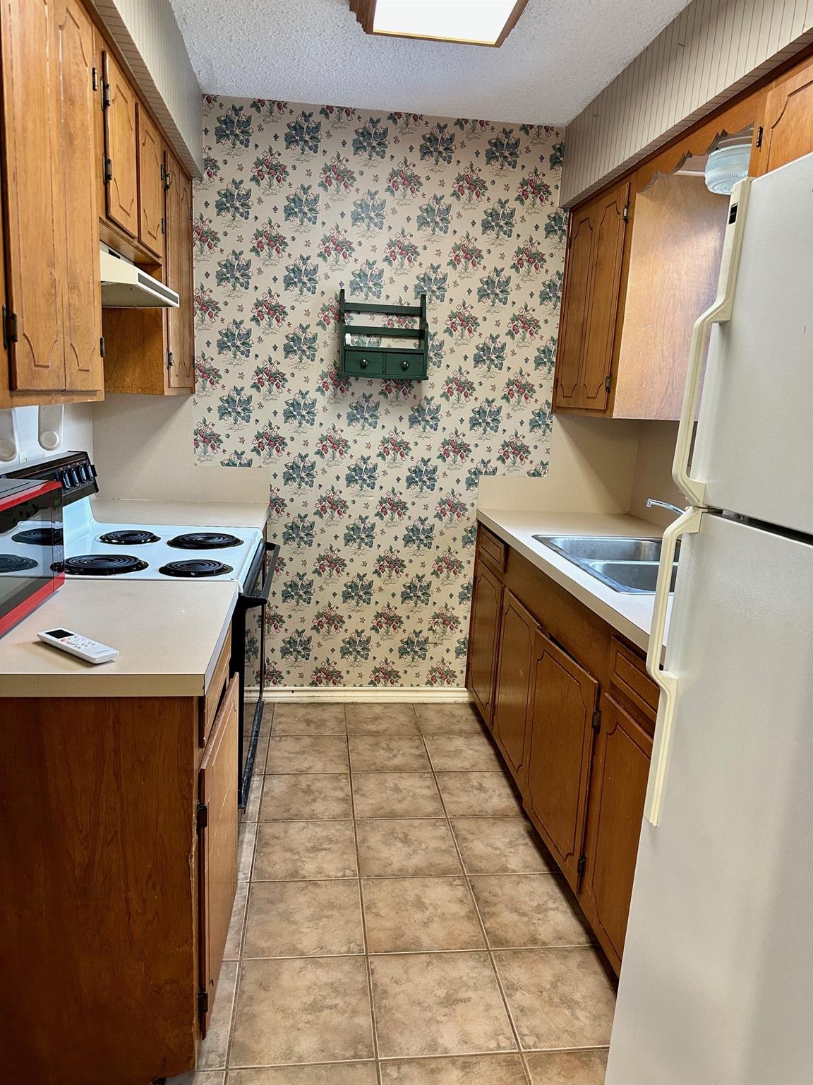 100 Happy Hollow Road