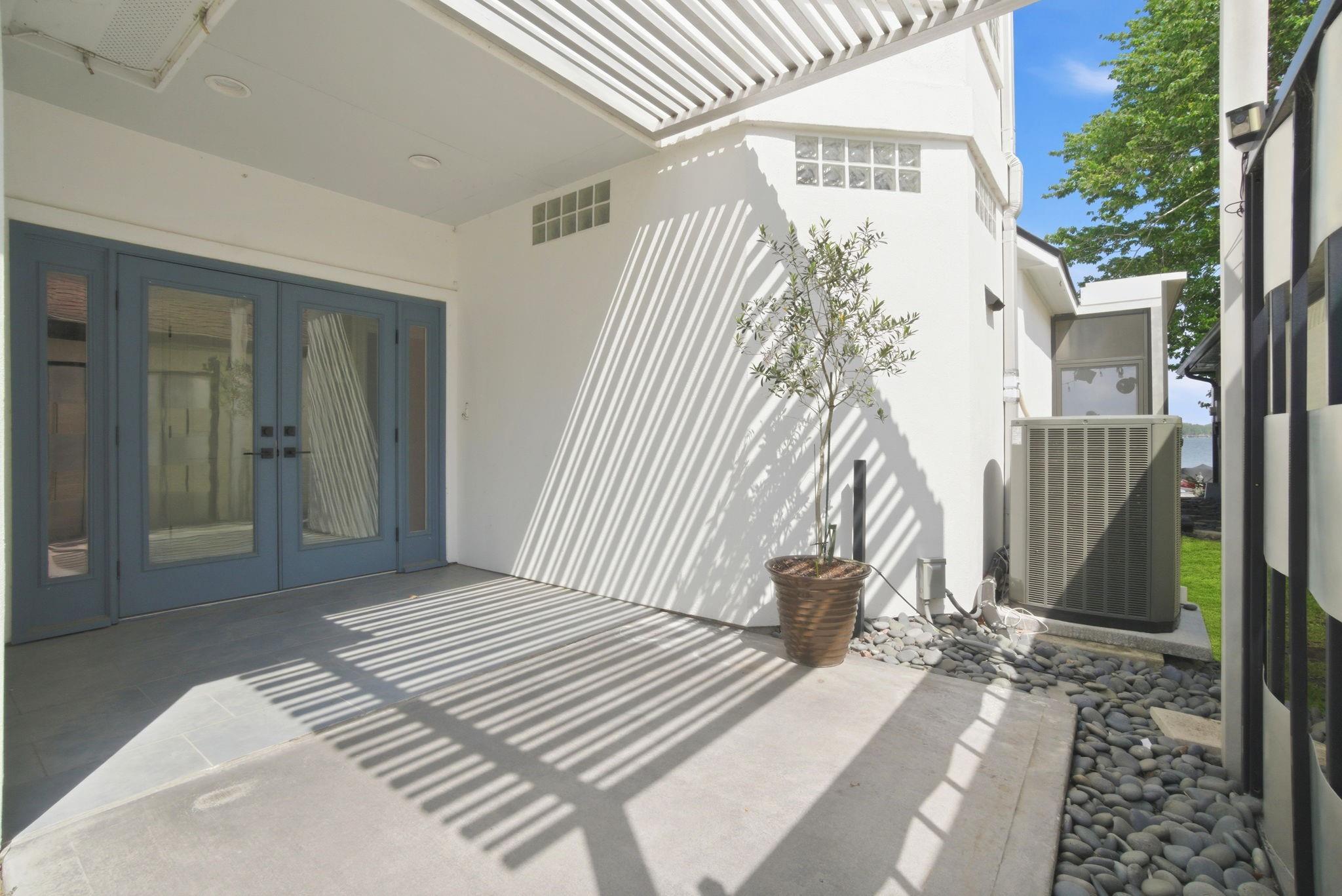 1609 Schooner Point