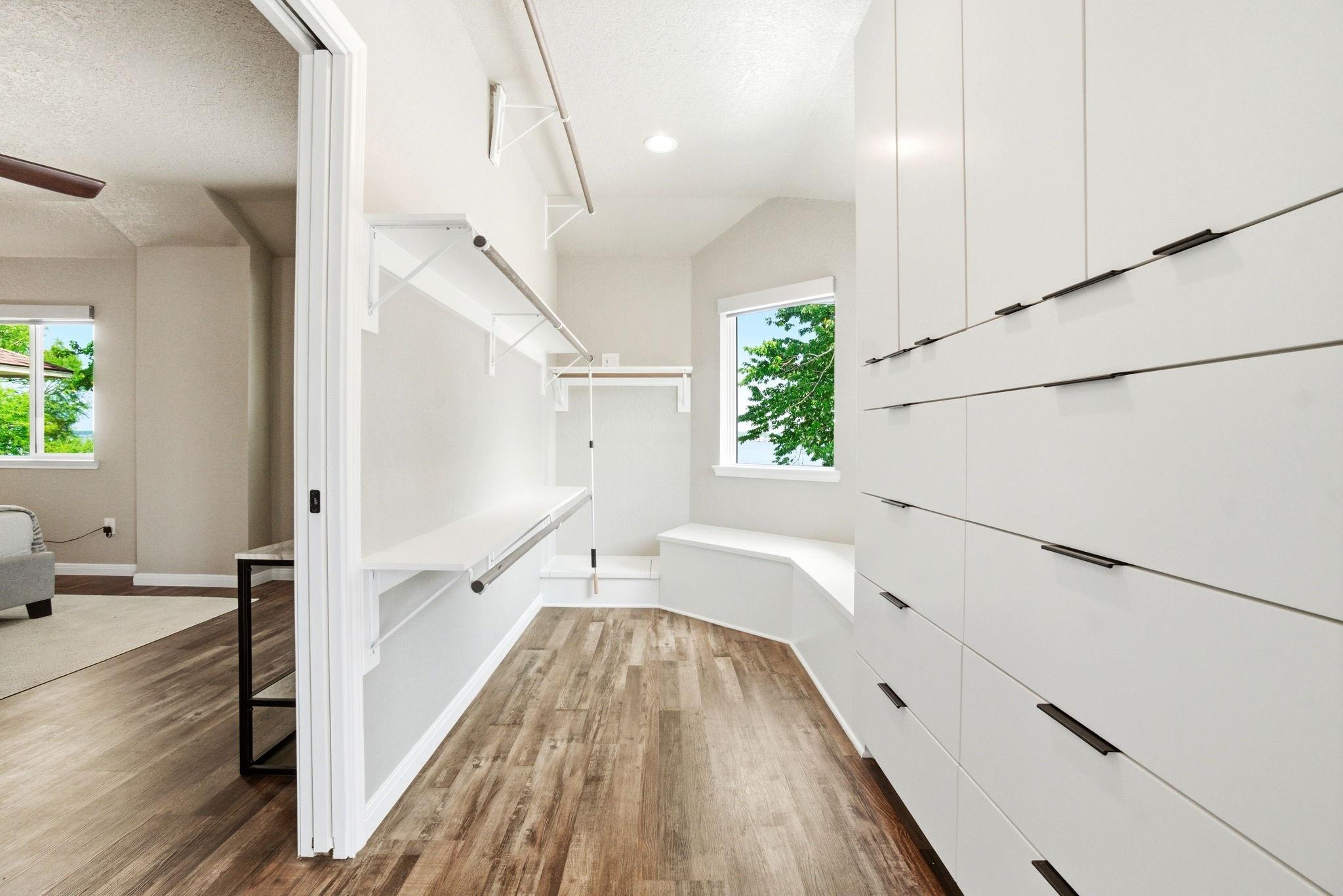 1609 Schooner Point