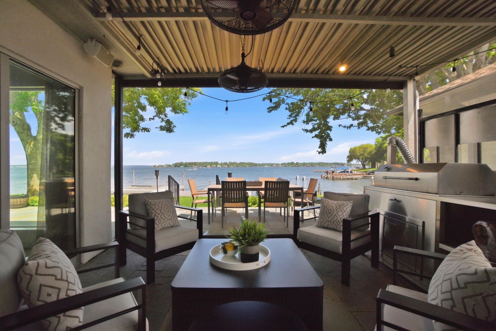 1609 Schooner Point