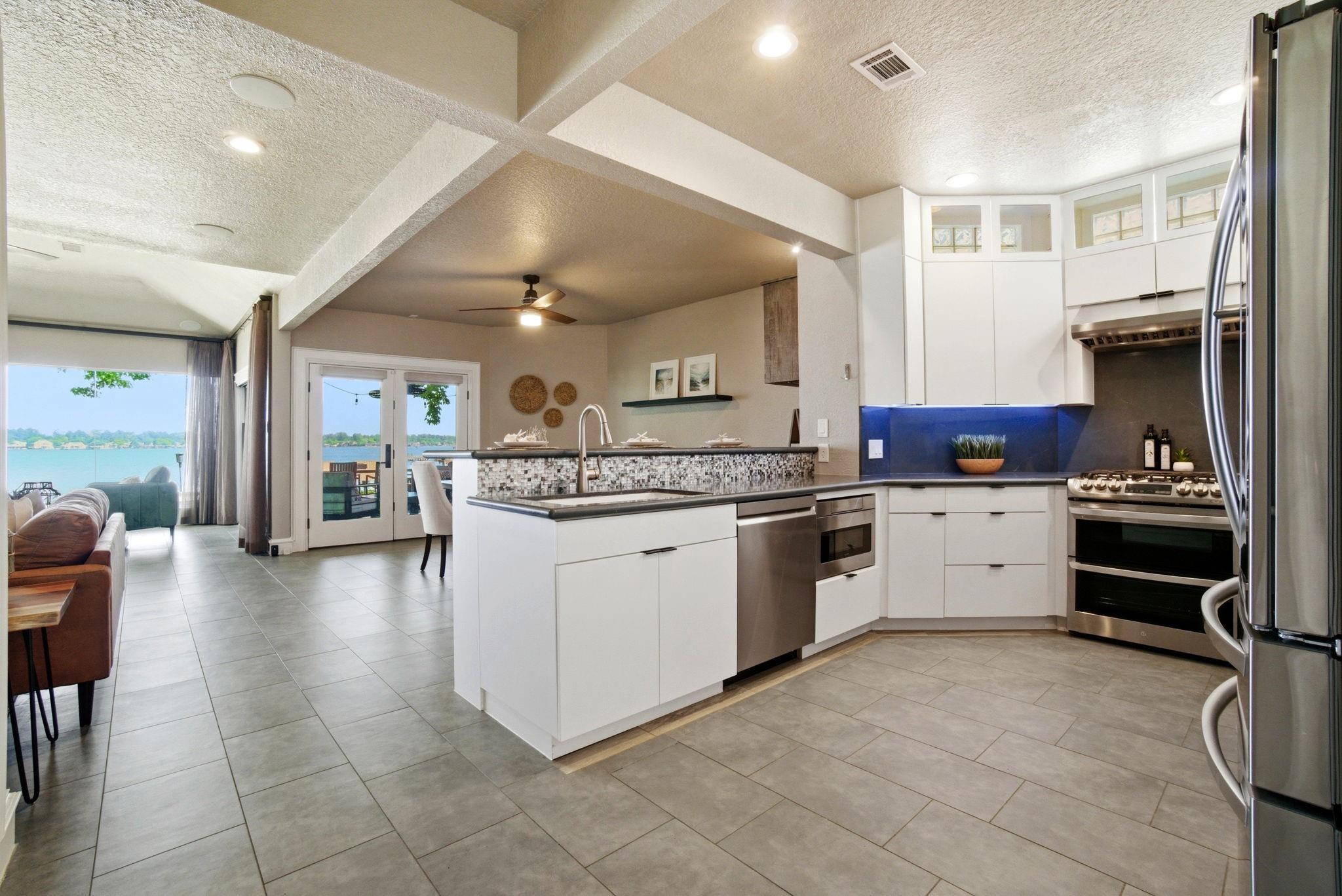 1609 Schooner Point