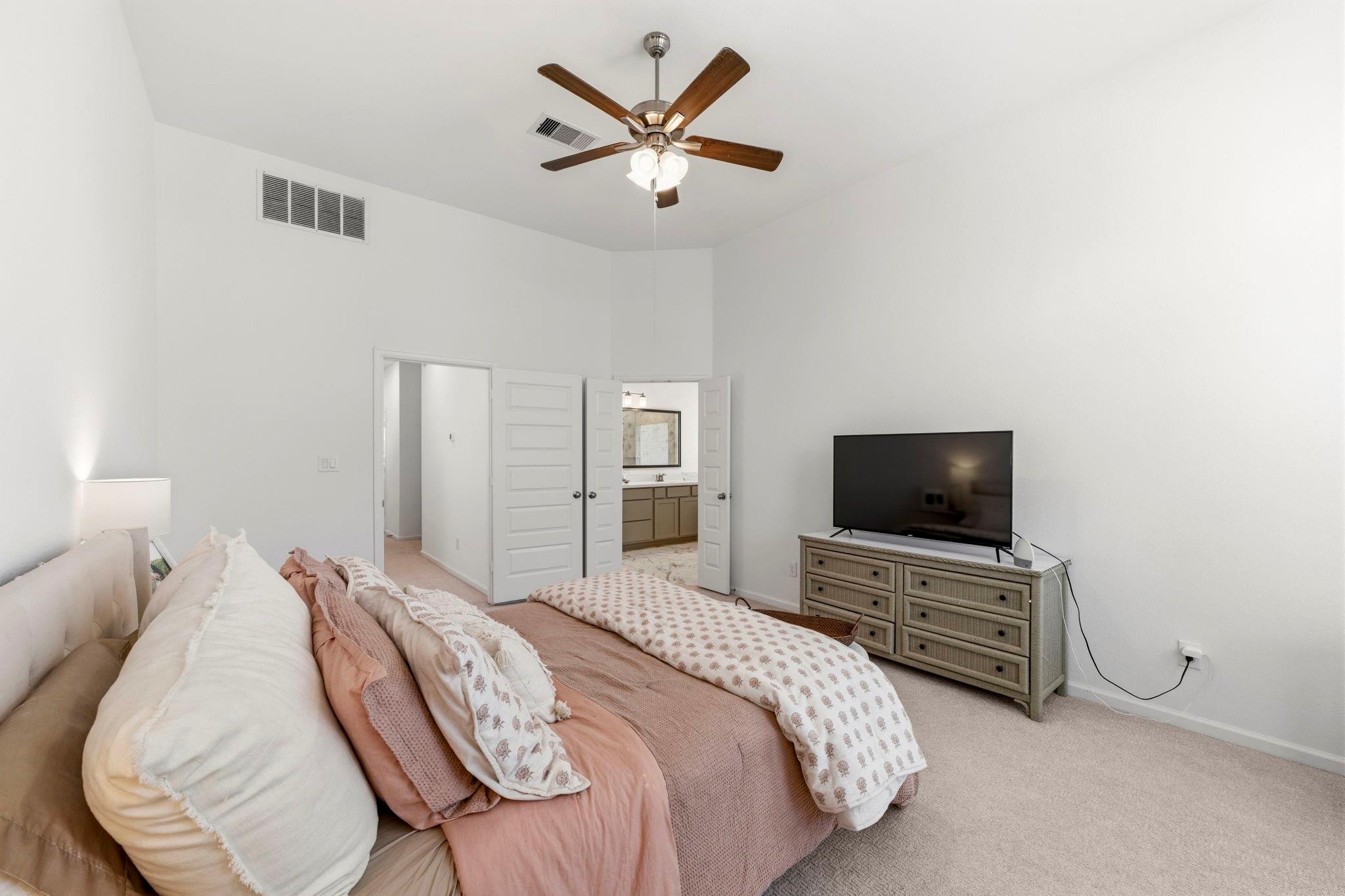 5604 Green Rise Lane
