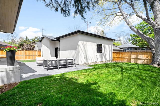 1462 S Vine Street