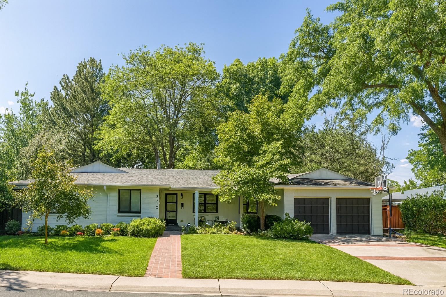 2710 E Eastman Avenue