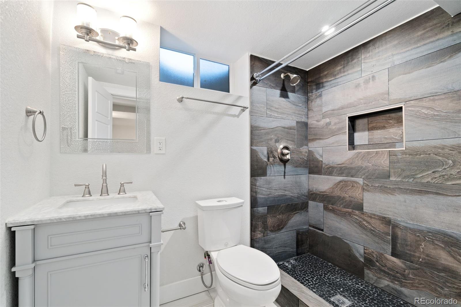 2885 S Pennsylvania Street