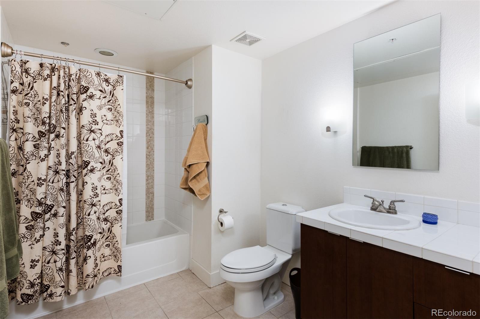 2240 N Clay Street Unit: 208