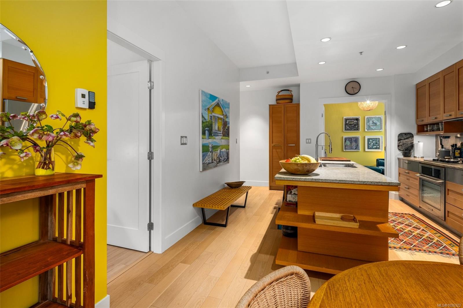 365 Waterfront Cres # 116