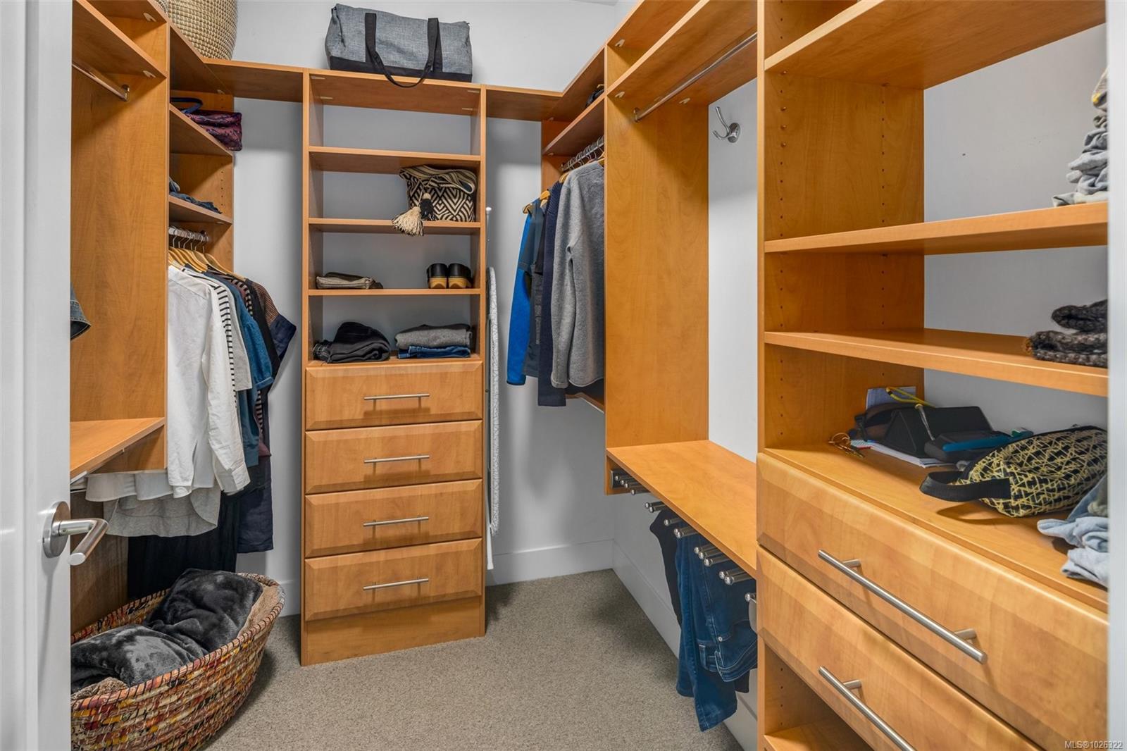 365 Waterfront Cres # 116