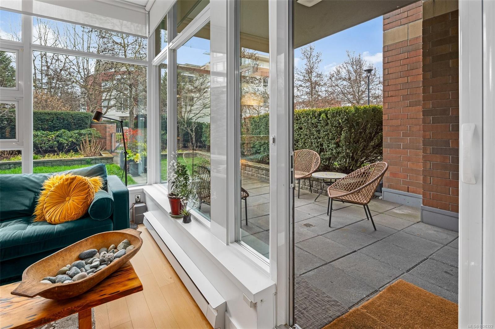 365 Waterfront Cres # 116