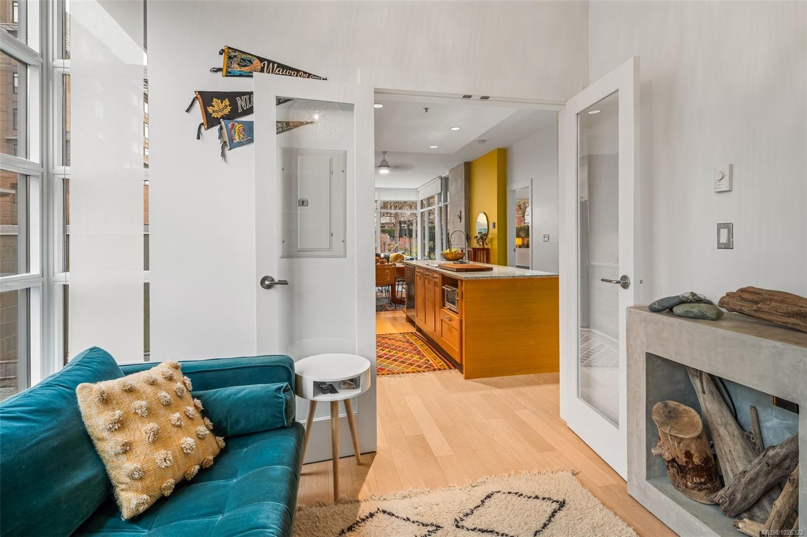 365 Waterfront Cres # 116