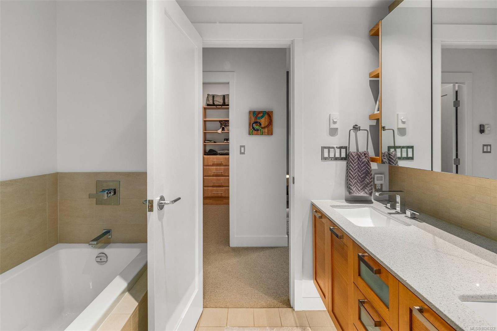 365 Waterfront Cres # 116