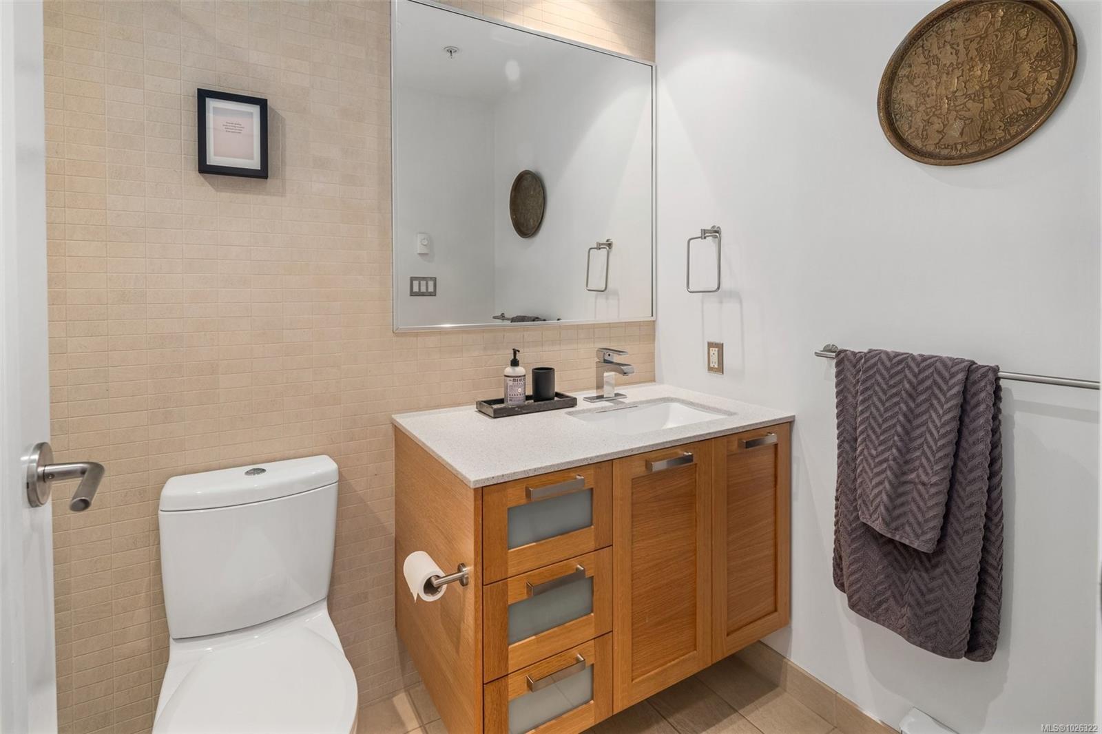 365 Waterfront Cres # 116