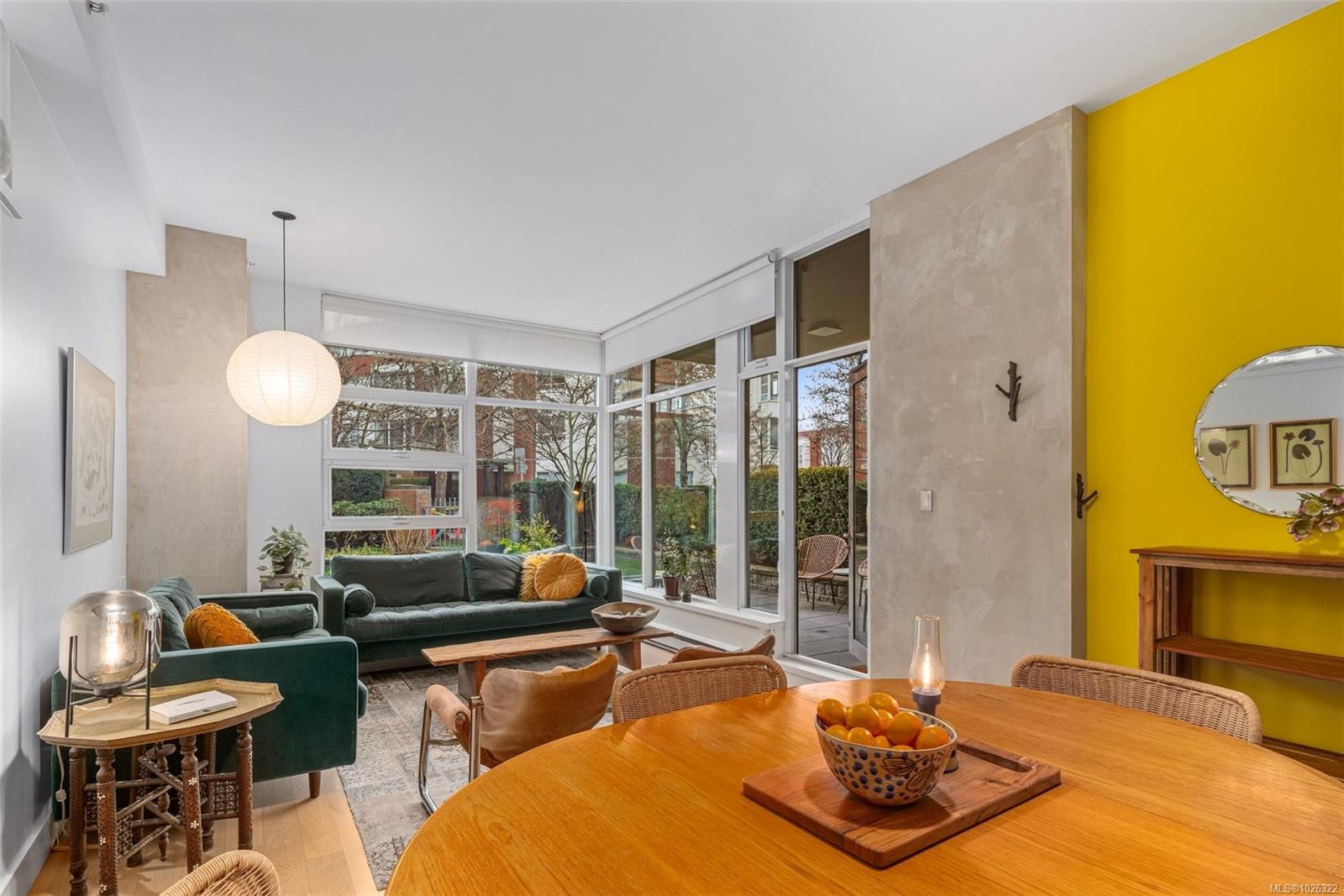 365 Waterfront Cres # 116