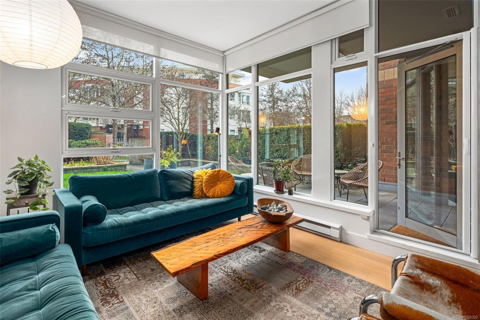 365 Waterfront Cres # 116