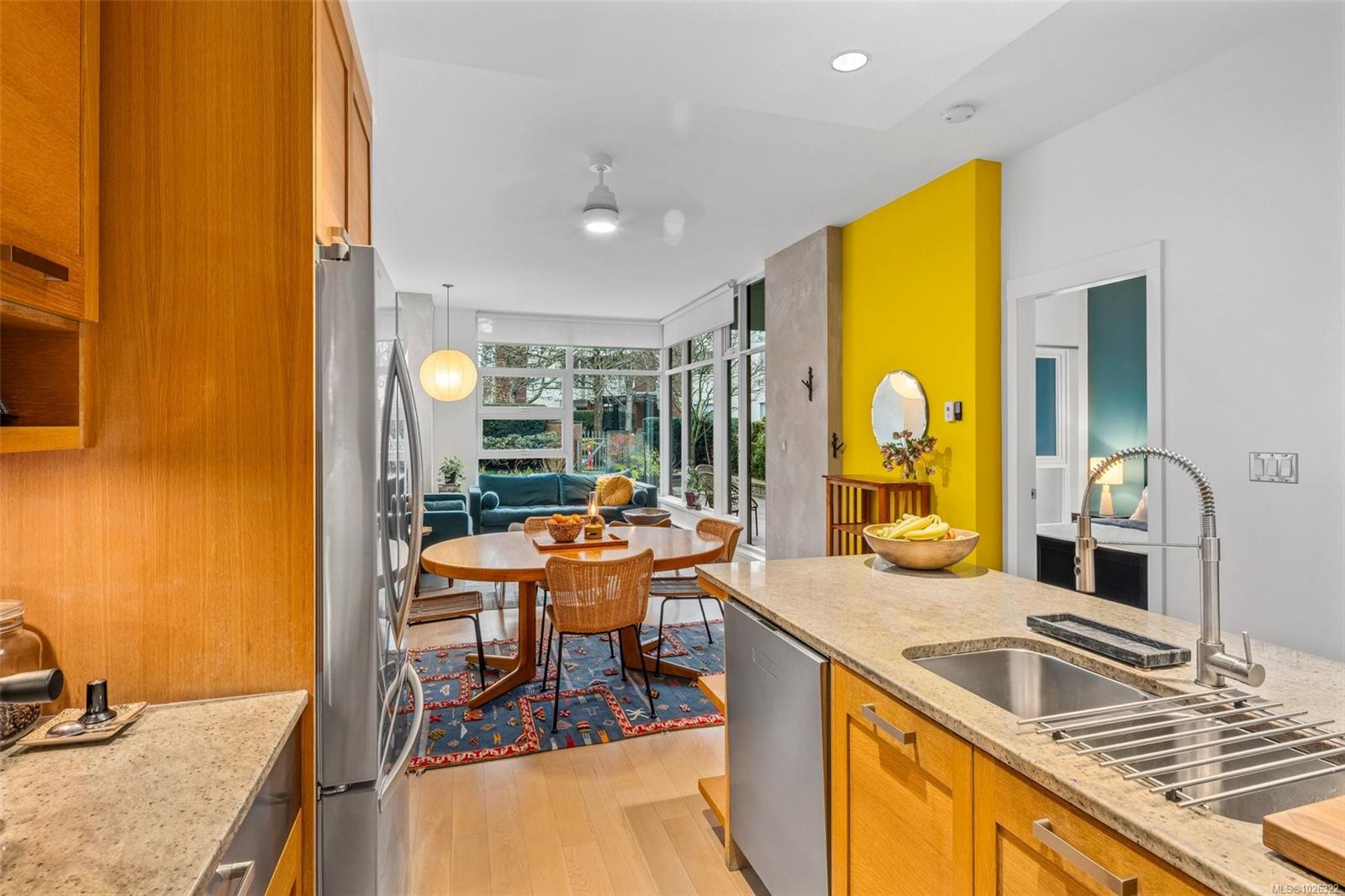 365 Waterfront Cres # 116