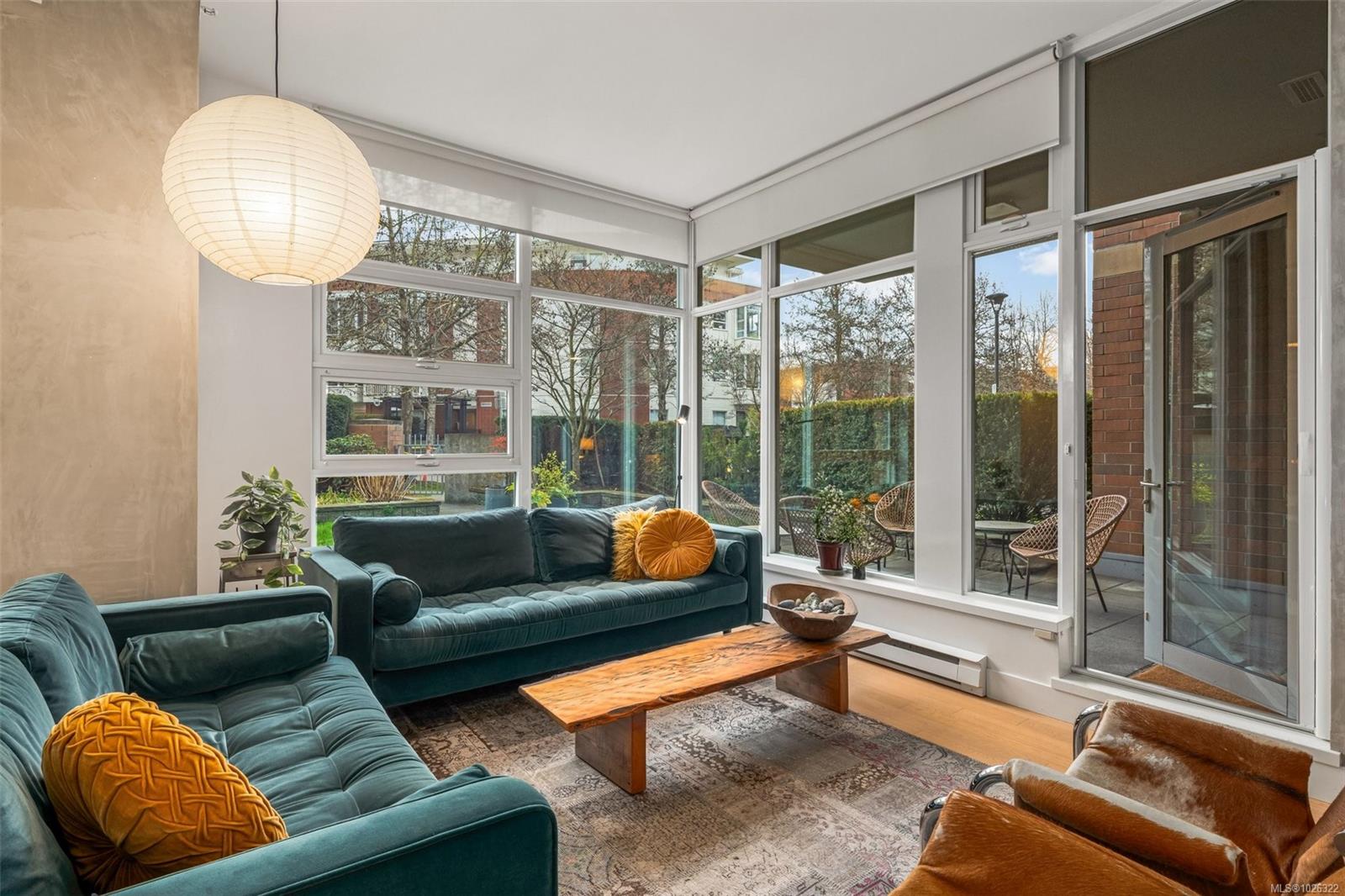 365 Waterfront Cres # 116